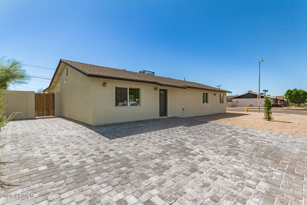 Photo of 6449 W Rose Lane, Glendale, AZ 85301 (MLS # 6929937)