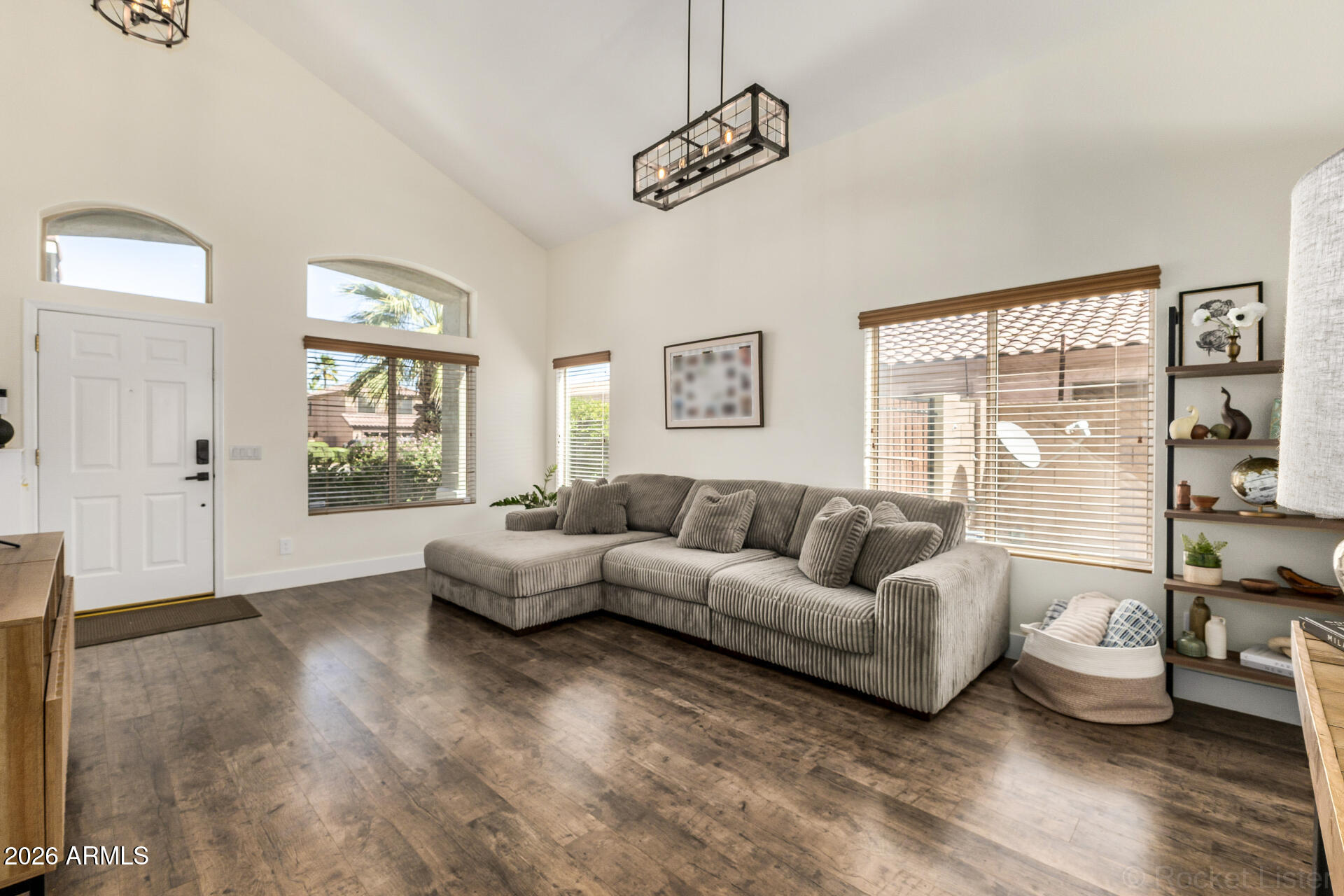 3221 E SAN REMO Avenue