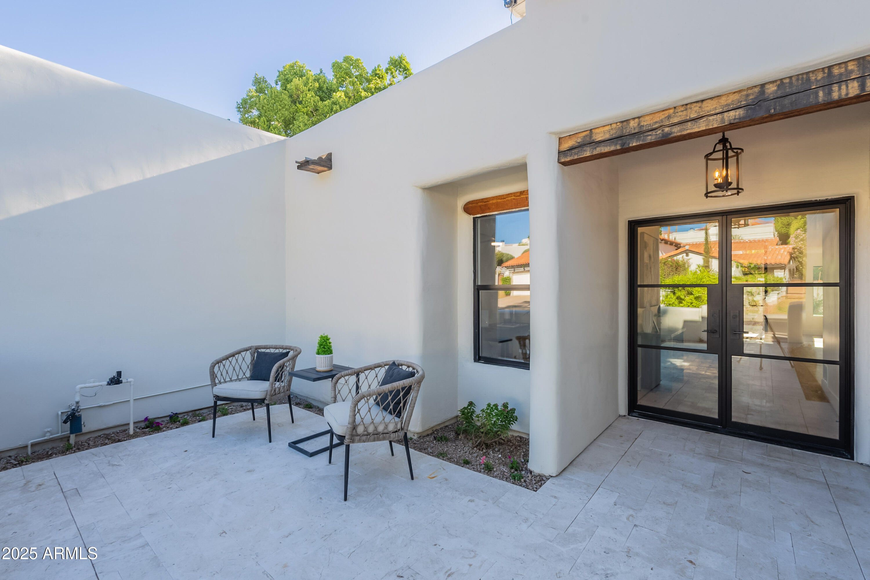 3151 E Claremont Avenue