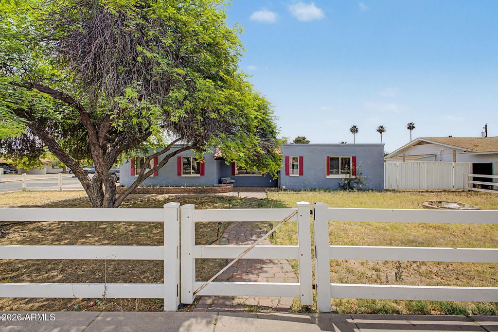 Photo of 1335 E 8th Street, Mesa, AZ 85203 (MLS # 7032033)