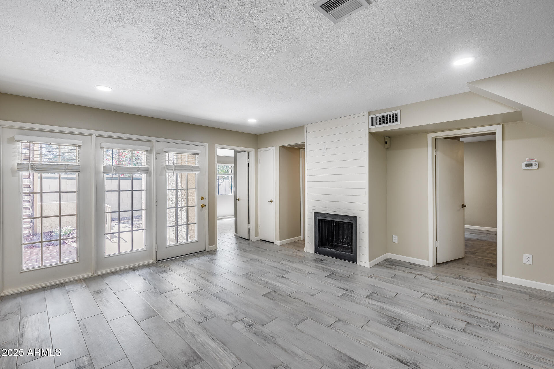 30 E BROWN Road 1048