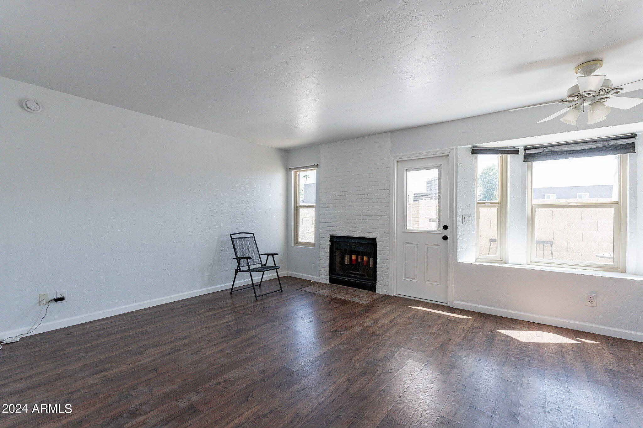 820 W UNIVERSITY Drive 13