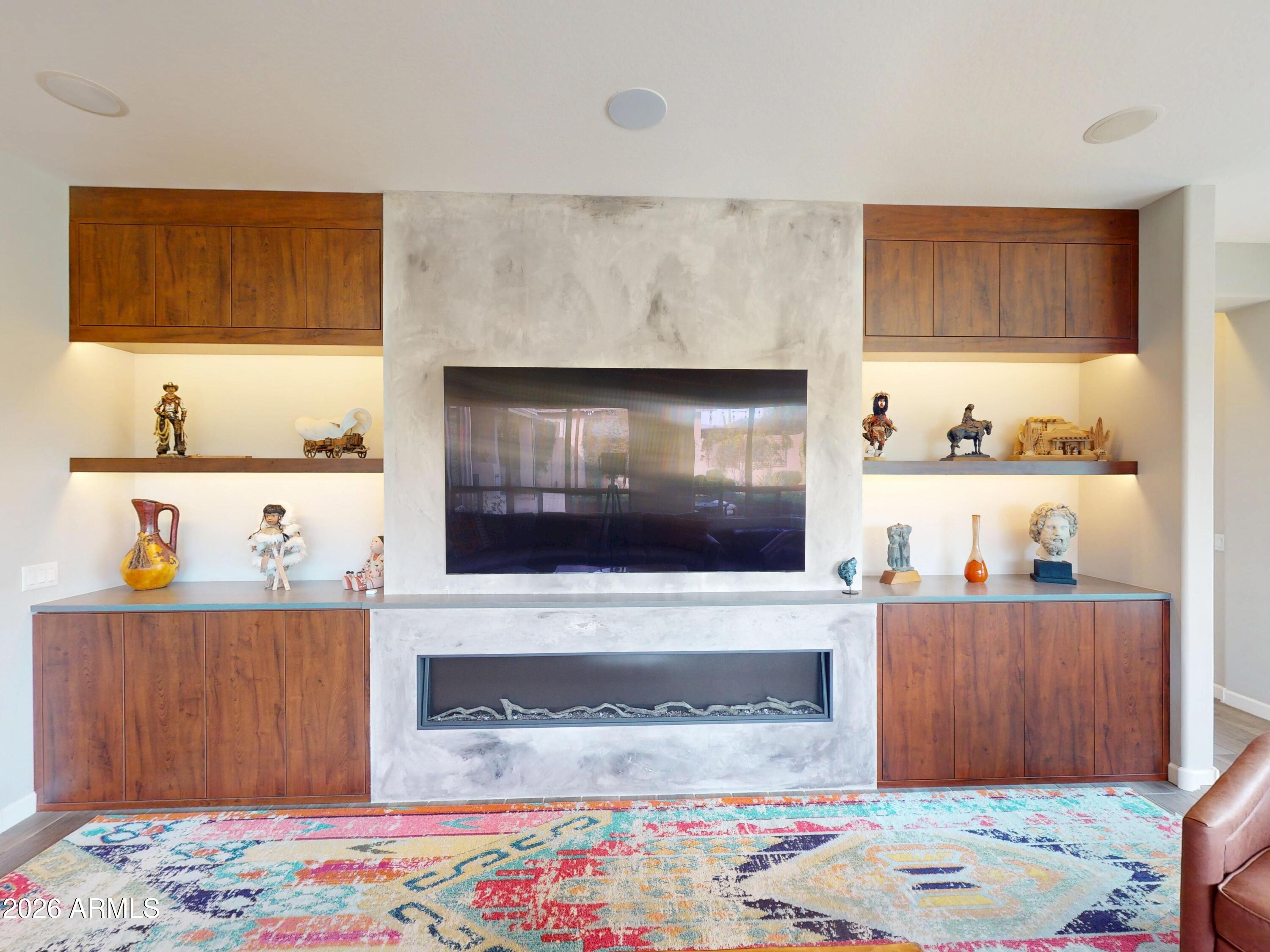 5812 E LITTLE WELLS Pass