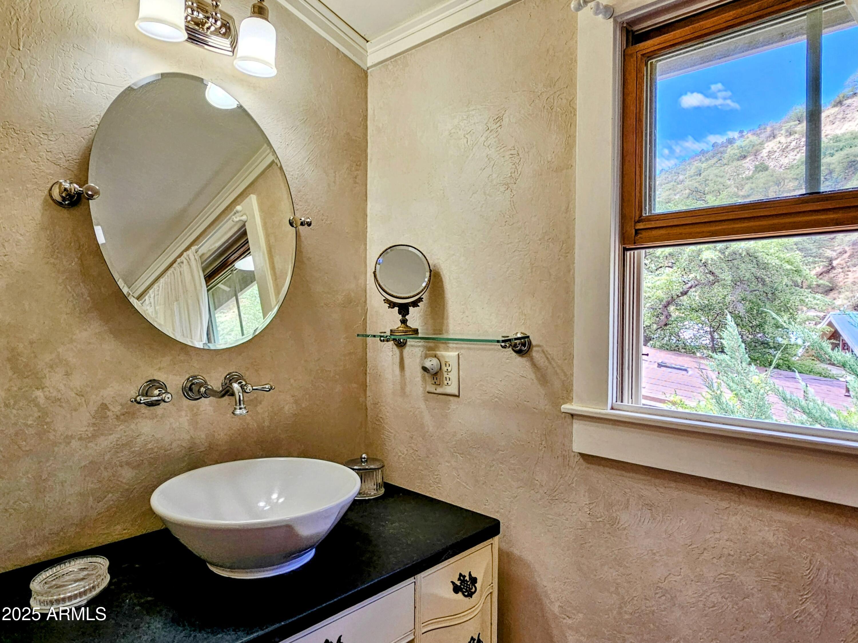 OLD BISBEE - Residential Income