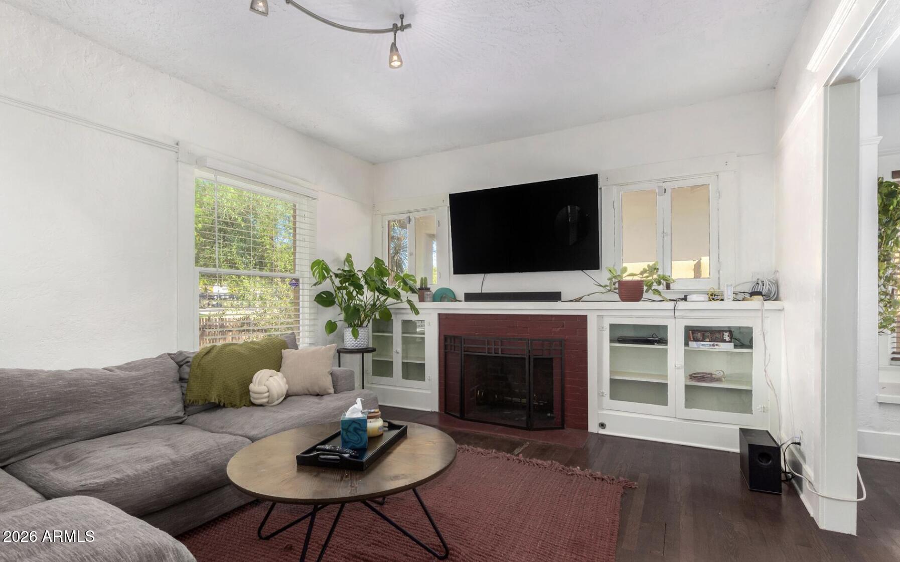 WOODLAND PLACE - Residential