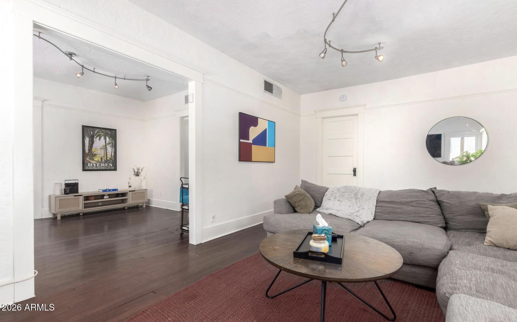 WOODLAND PLACE - Residential