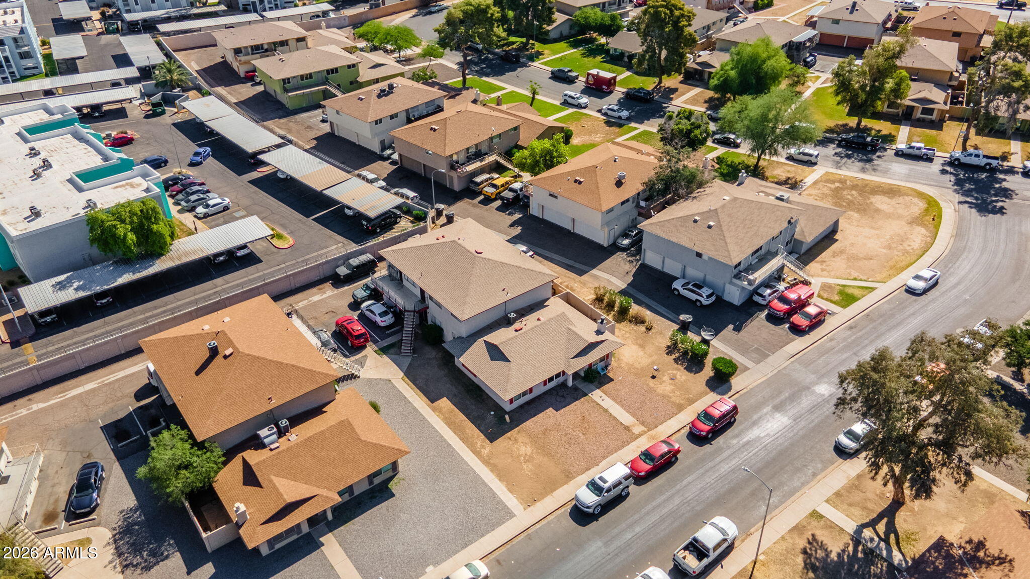 3346 W HARMONT Drive