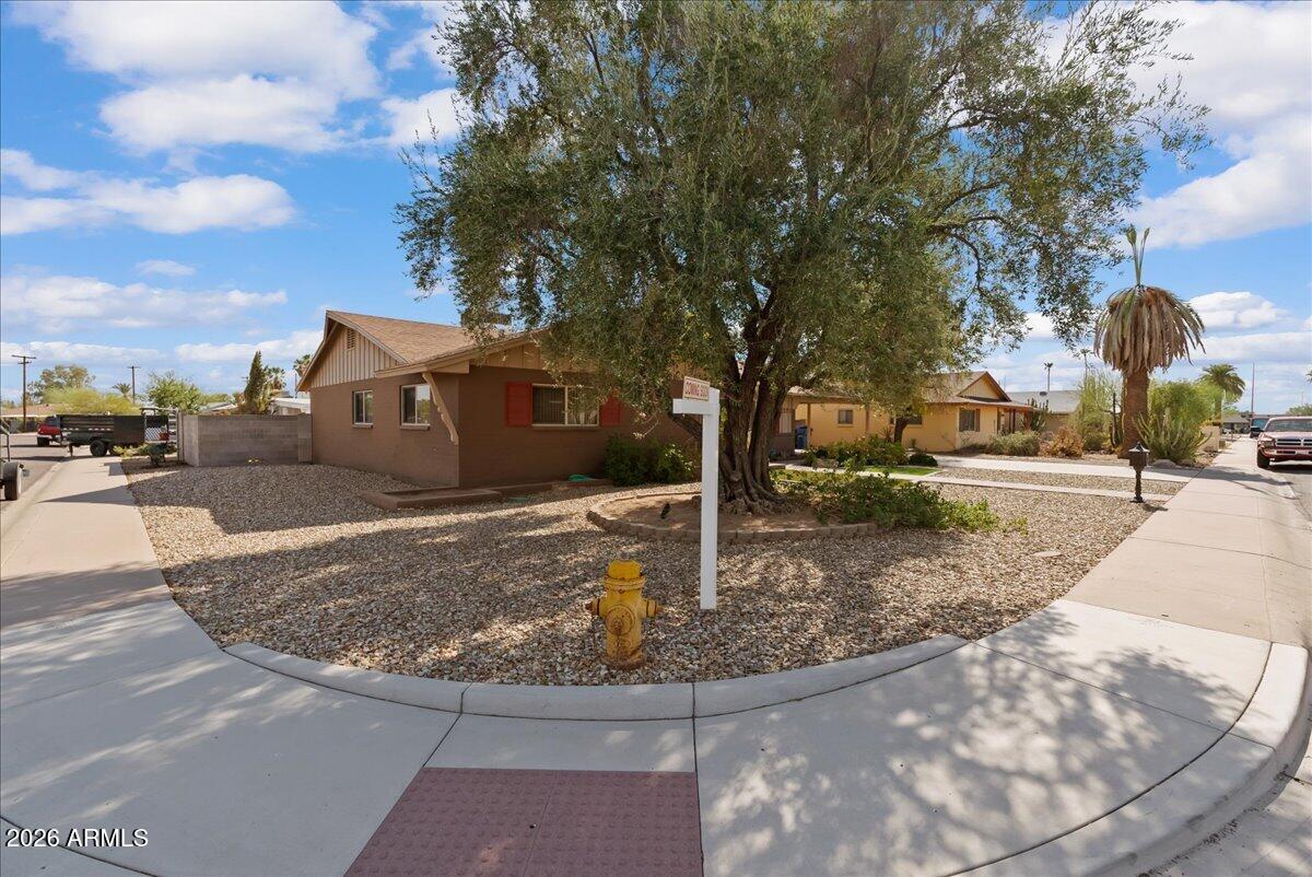 2301 W SAINT JOHN Road