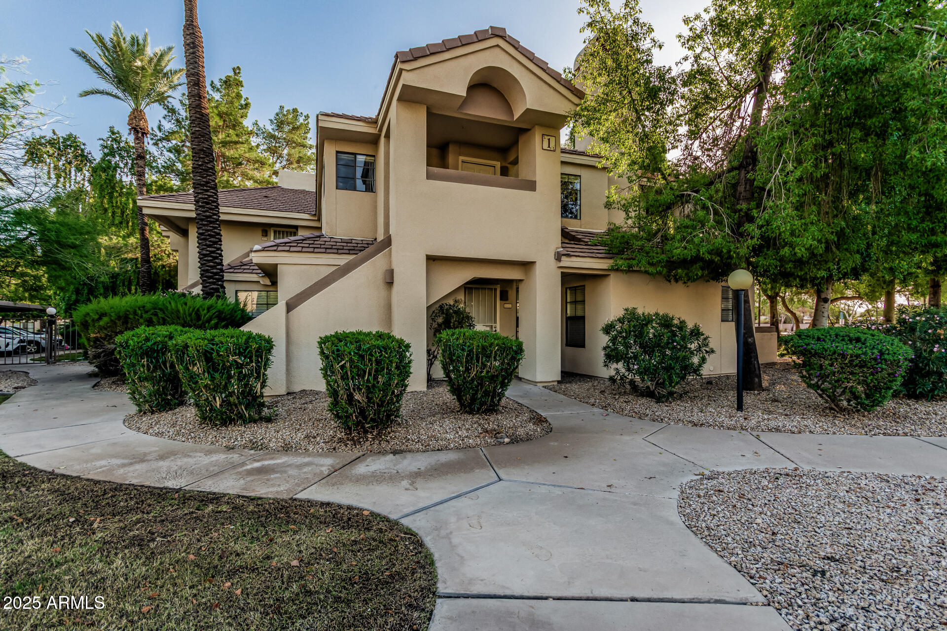 6885 E COCHISE Road 201