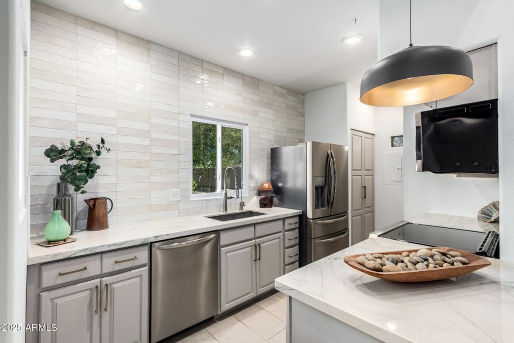 Photo of 11333 N 92nd Street #1101, Scottsdale, AZ 85260 (MLS # 6958123)