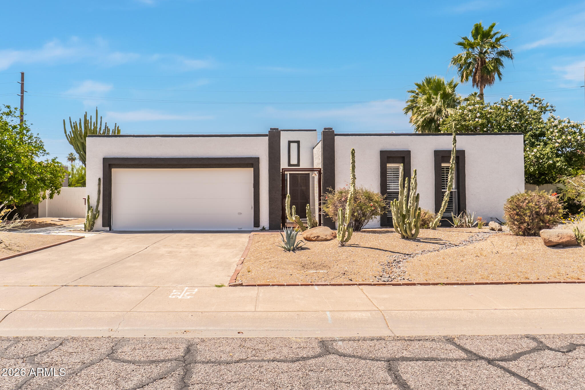 7901 E LUKE Lane