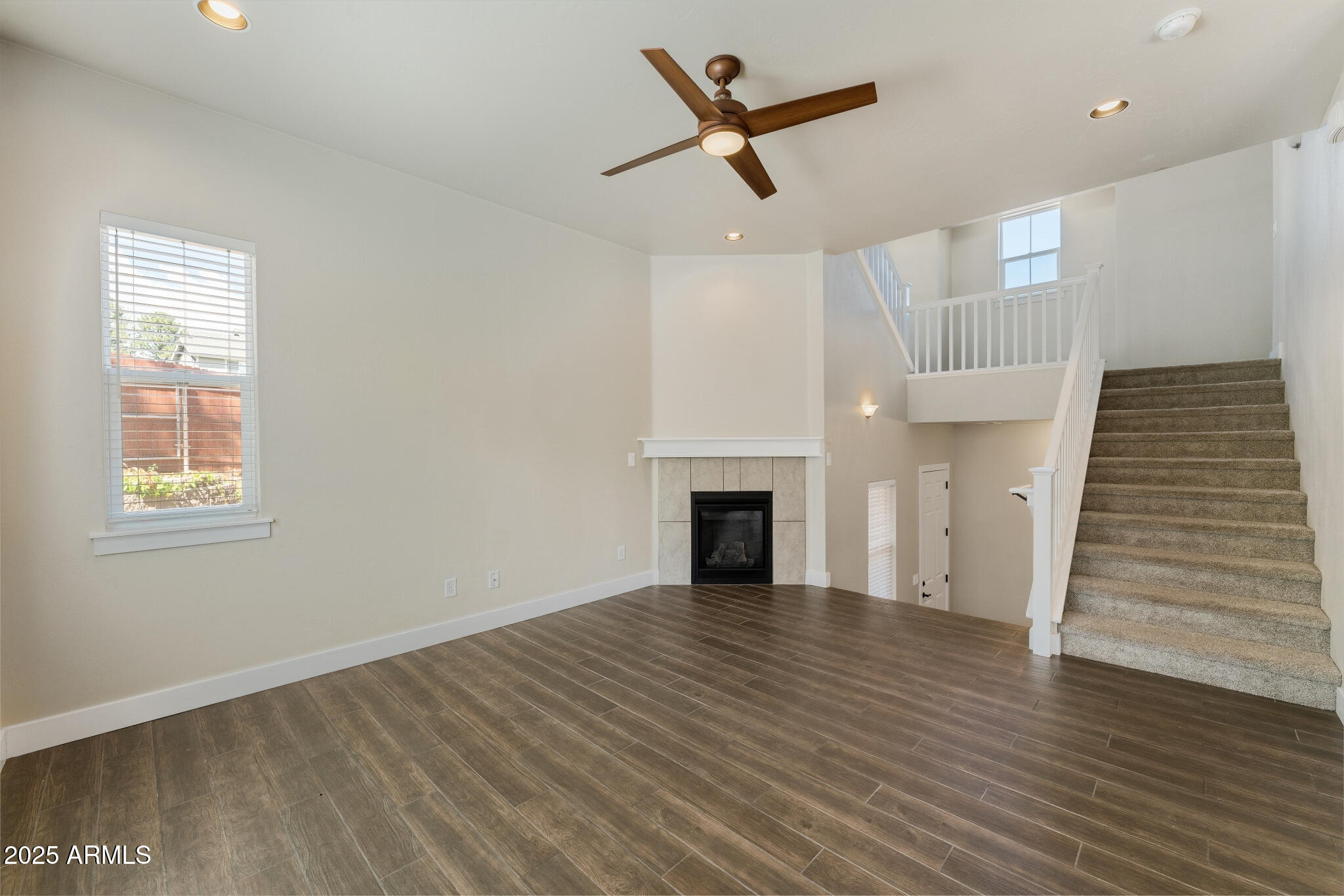 3223 S BERINGER Lane