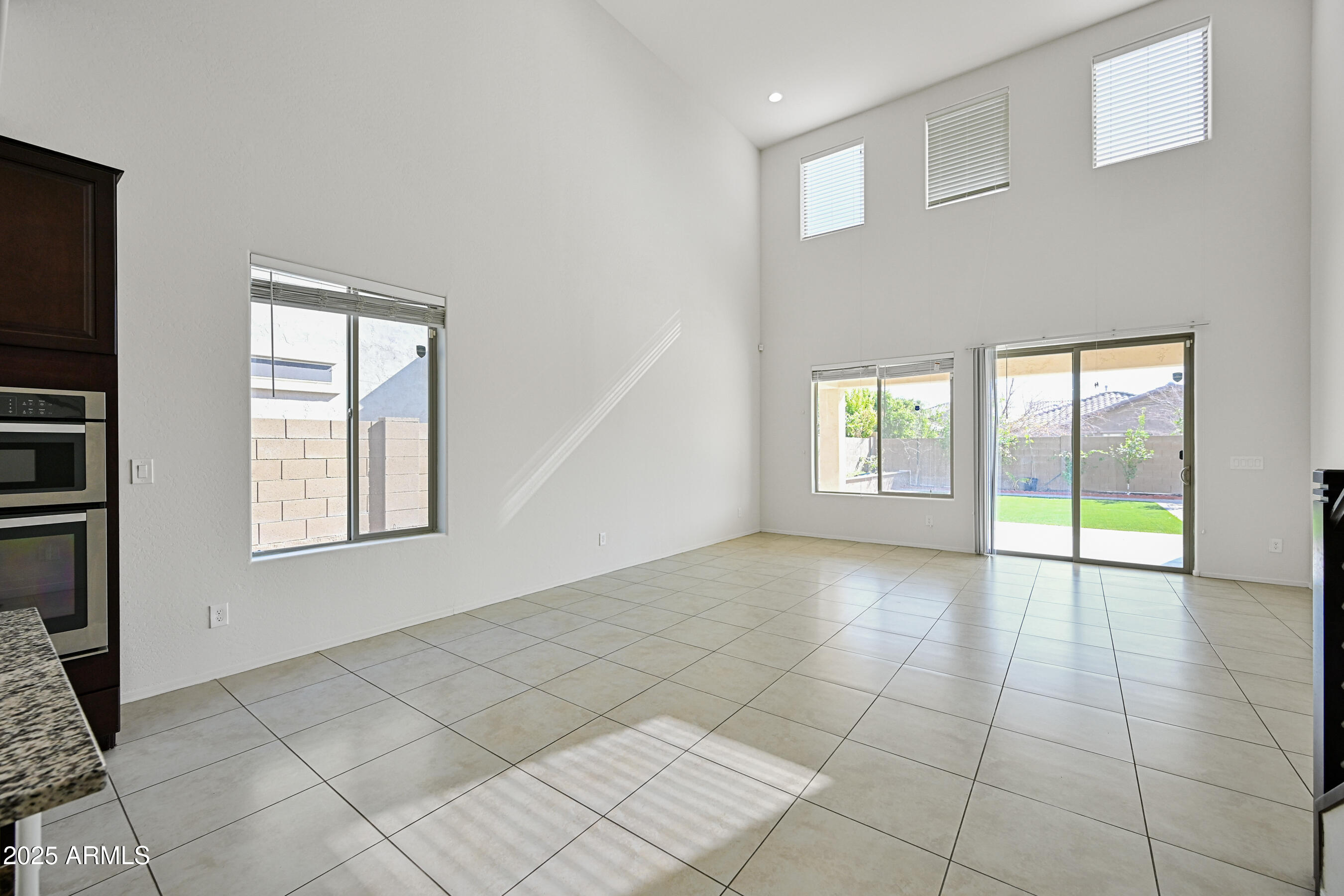 9561 W WEEPING WILLOW Road