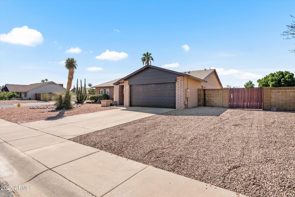 Photo of 6534 S Marilyn Ann Drive, Tempe, AZ 85283 (MLS # 6929904)