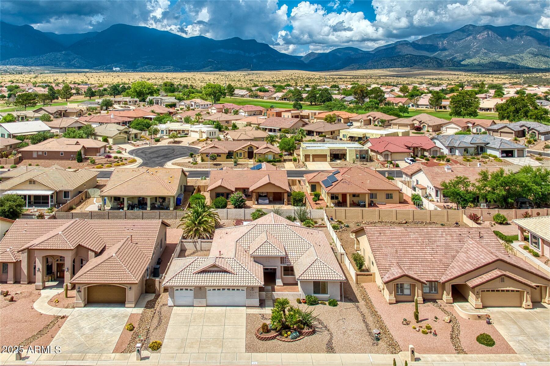 2714 KNOLLRIDGE Drive