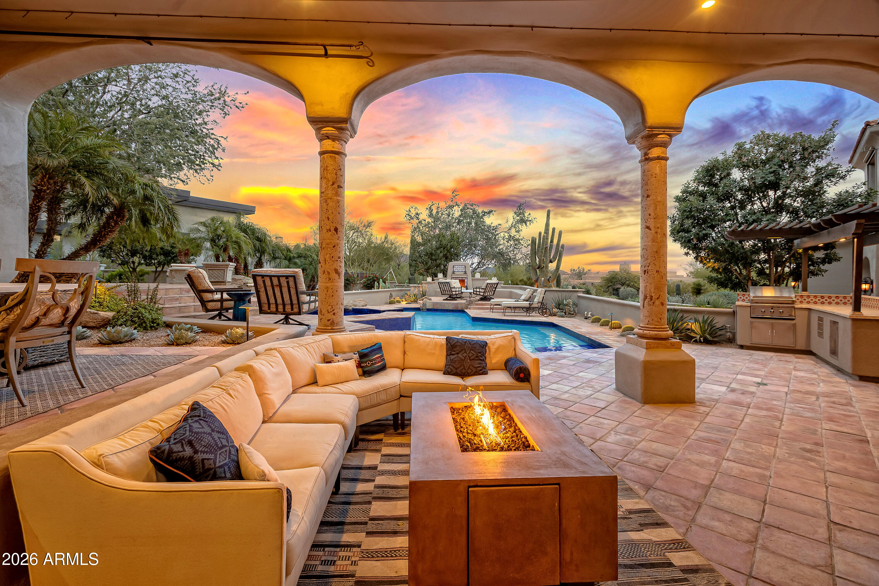 10040 E HAPPY VALLEY Road 483