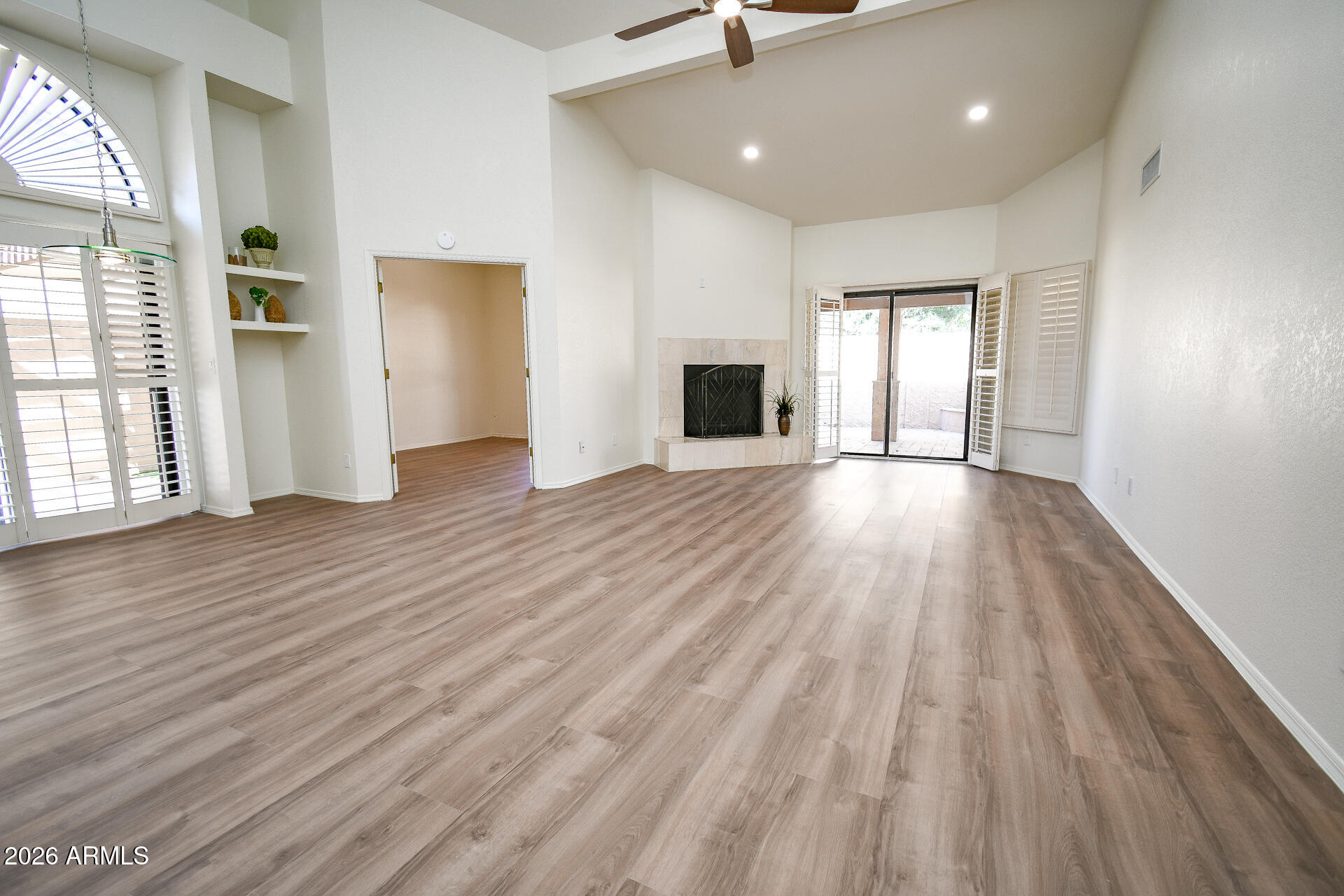 5518 E PARADISE Drive