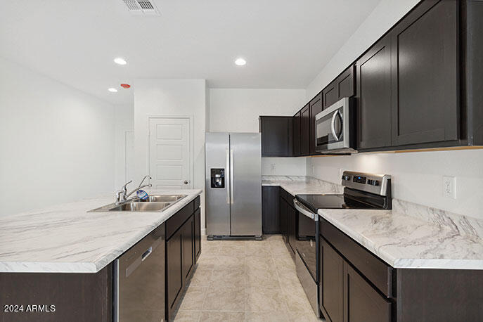 516 W Bunker Hill Street