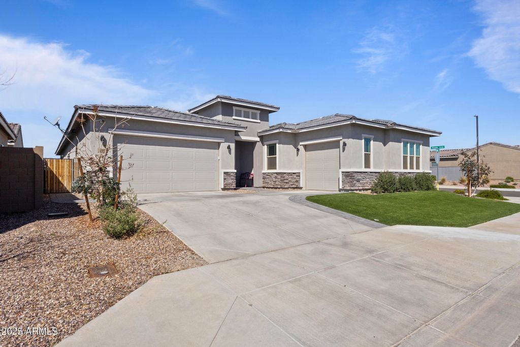 Photo of 5080 N 182nd Lane, Litchfield Park, AZ 85340 (MLS # 6924727)