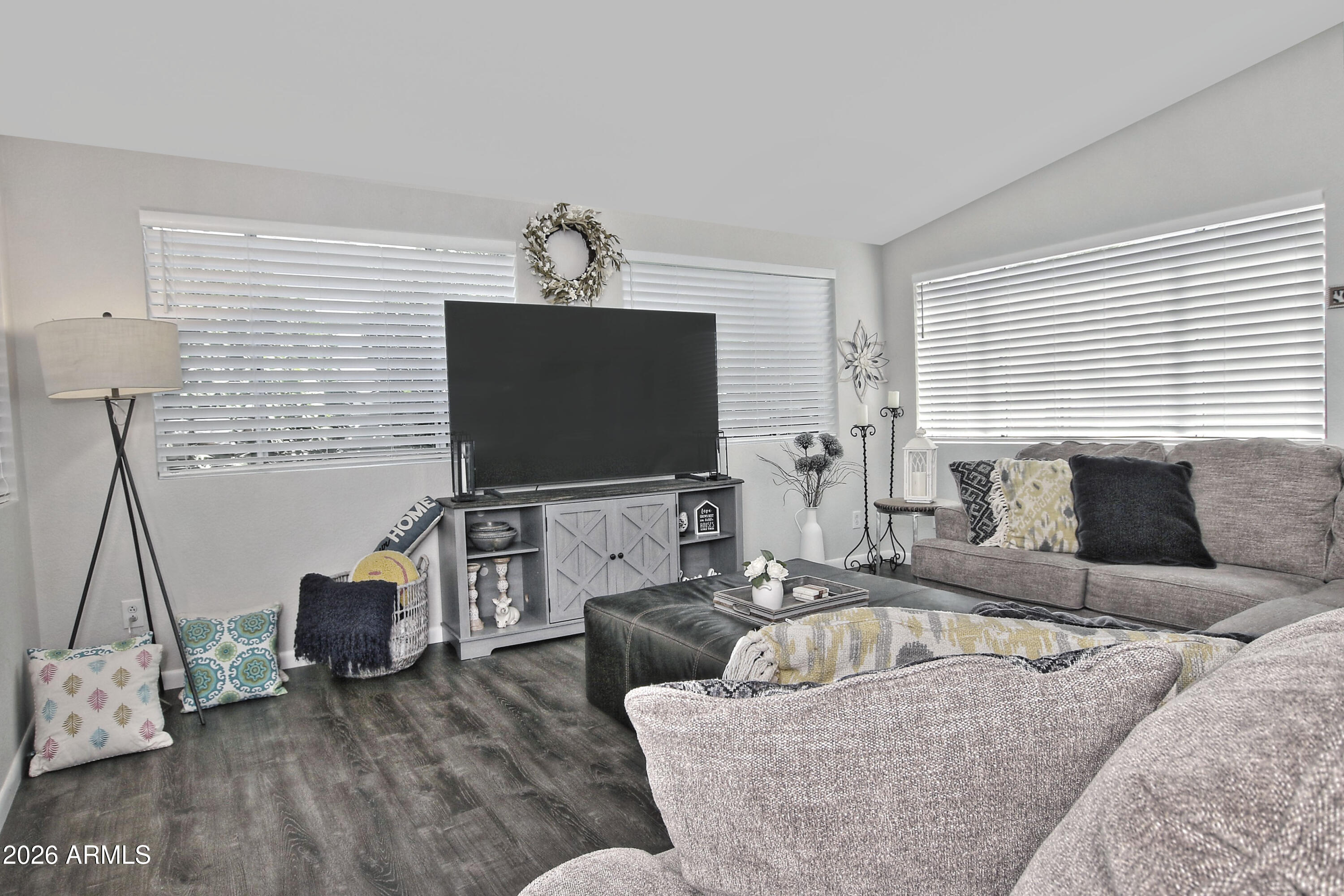 111 S GREENFIELD Road 557