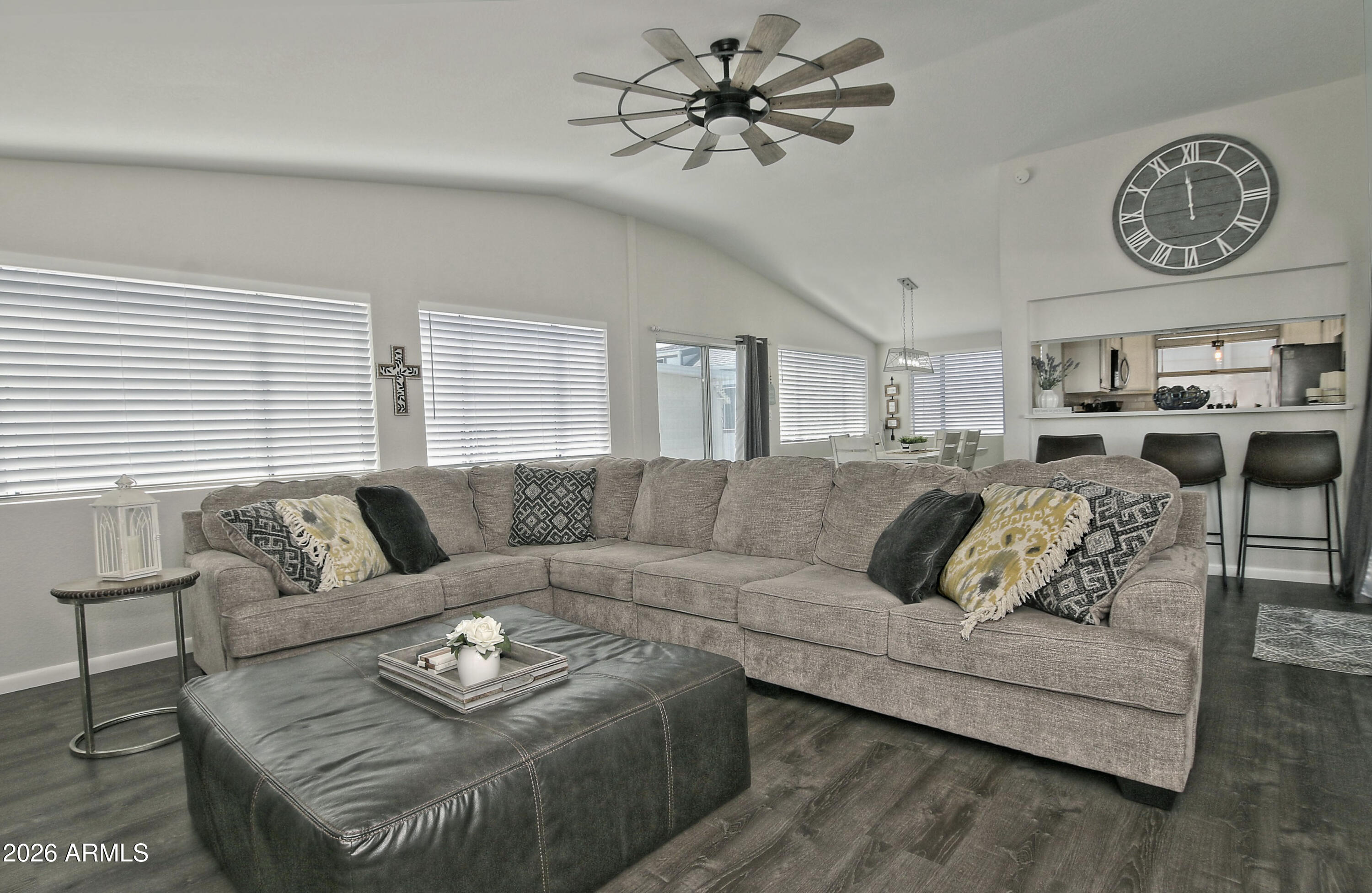 111 S GREENFIELD Road 557