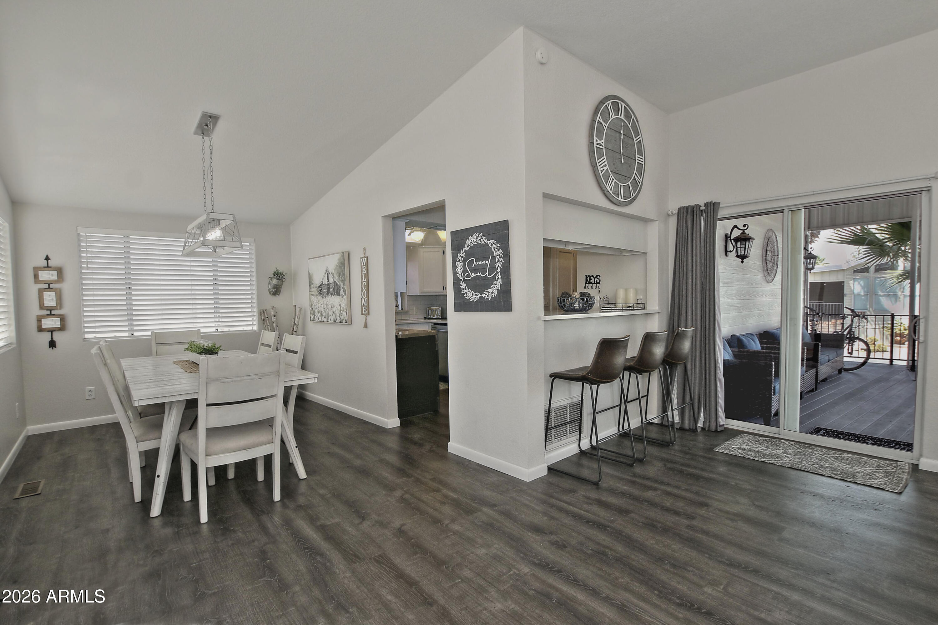 111 S GREENFIELD Road 557