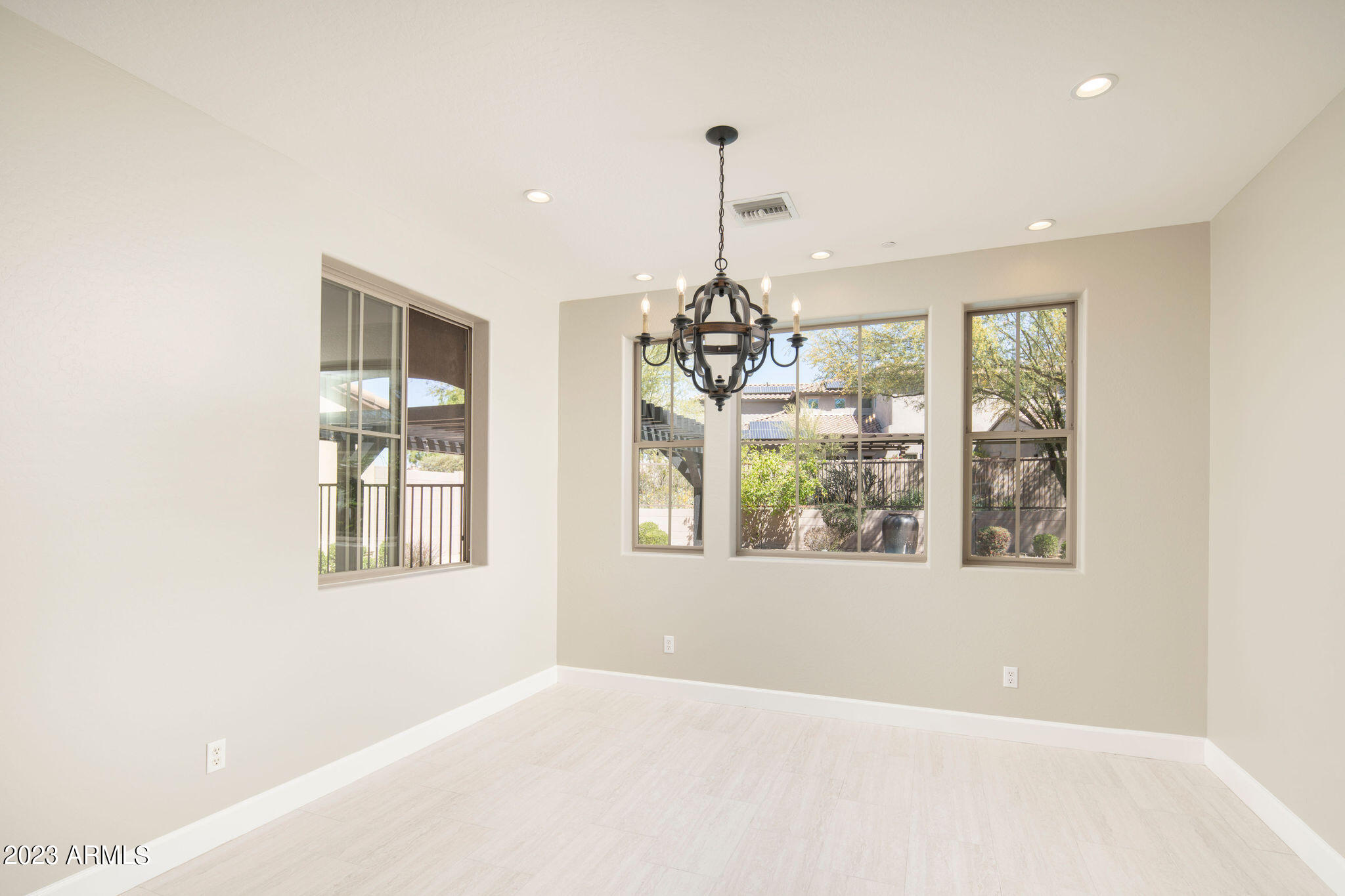 9818 E EDGESTONE Drive