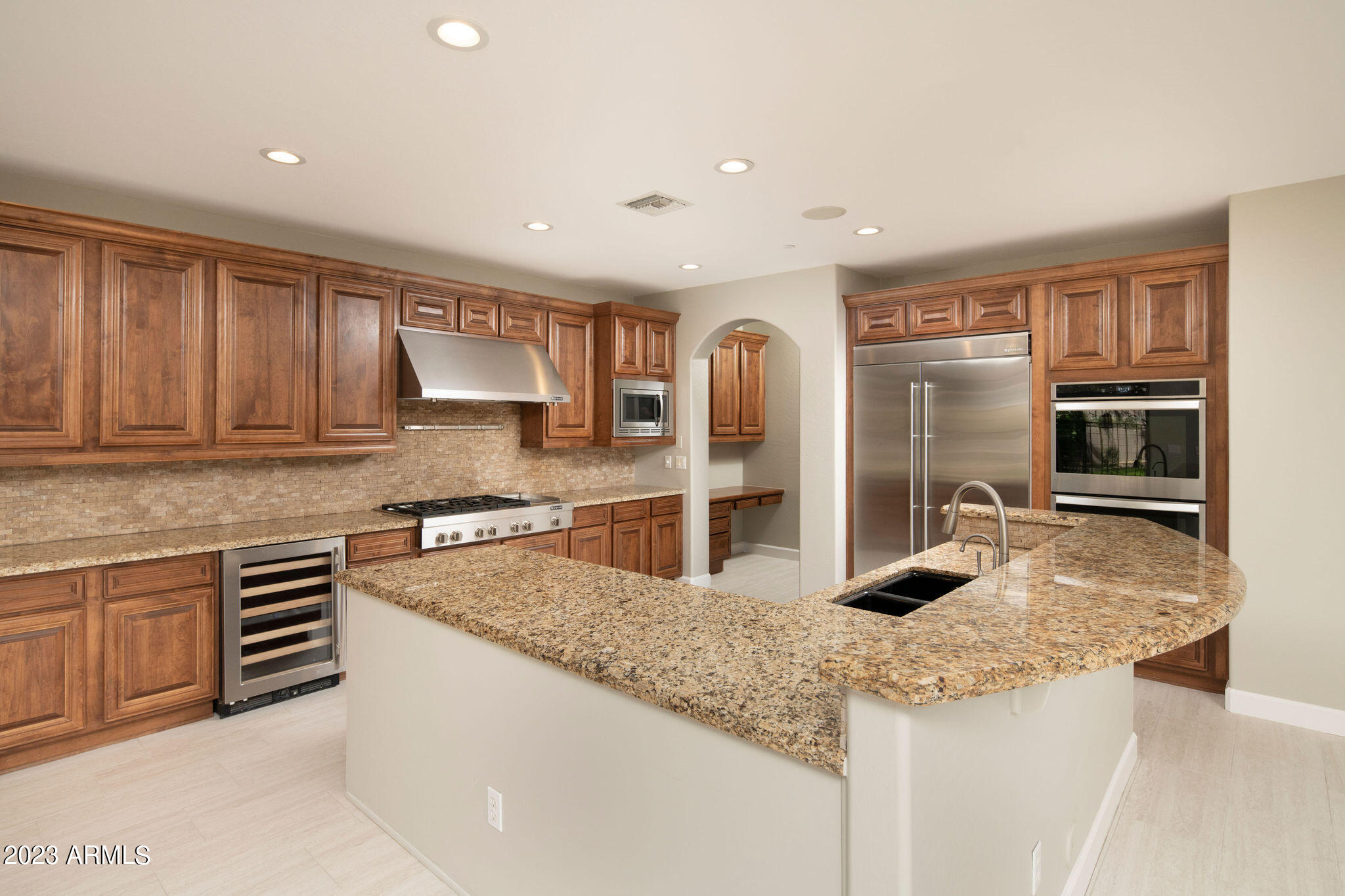 9818 E EDGESTONE Drive