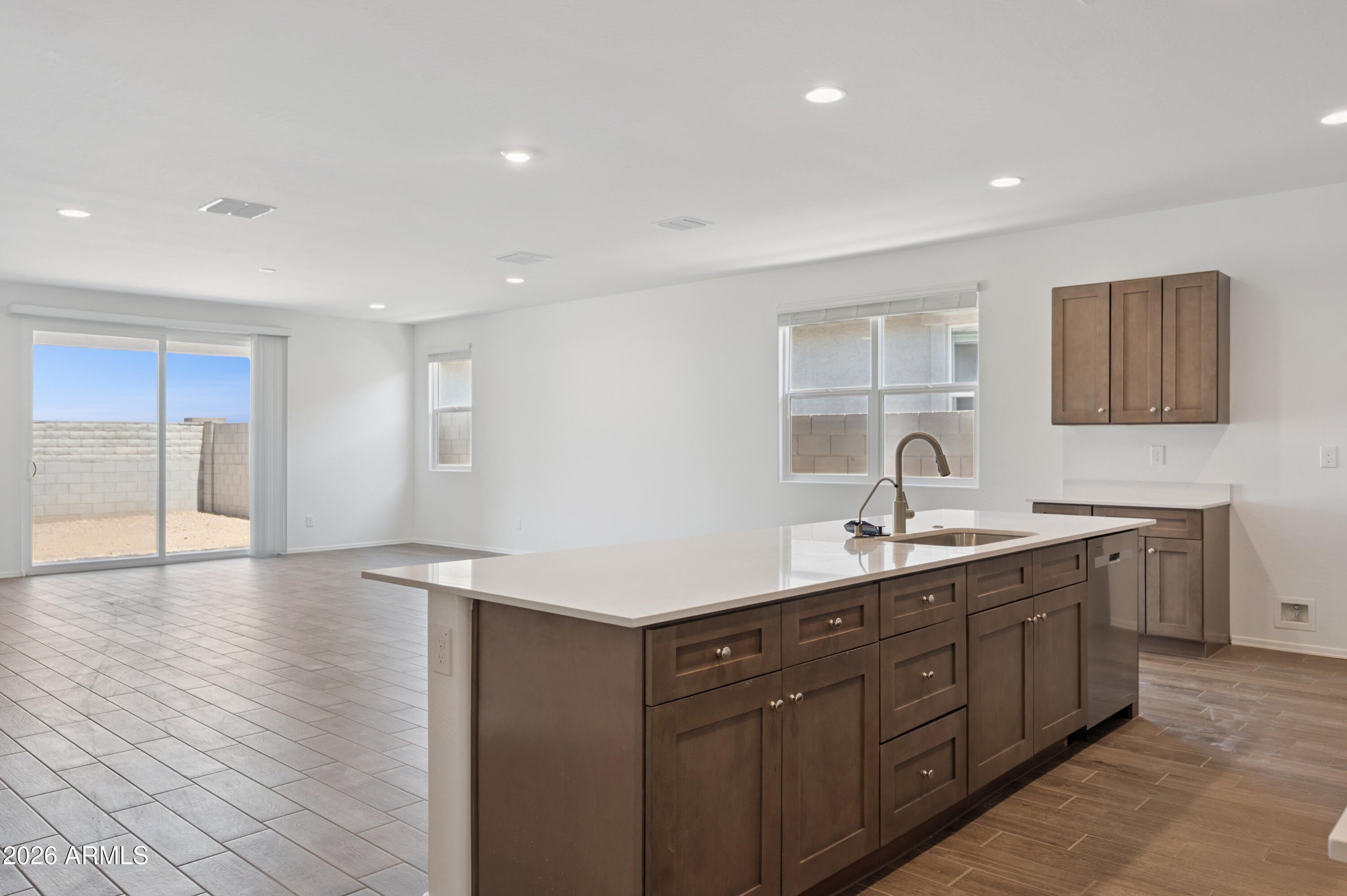 46577 W SKYLINE Drive