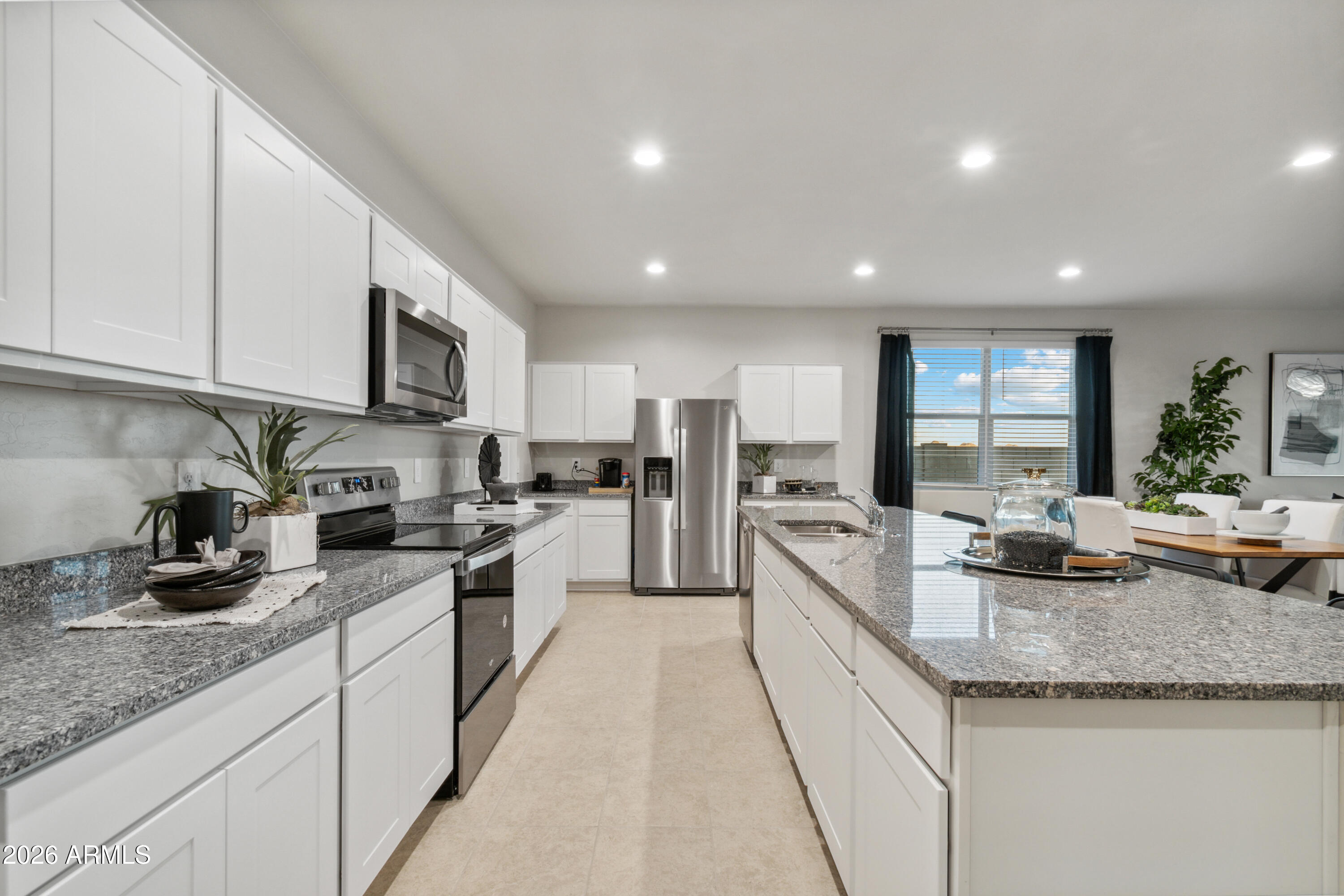 46577 W SKYLINE Drive