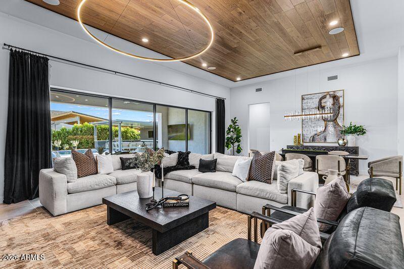 BRIDLE RANCH - Residential