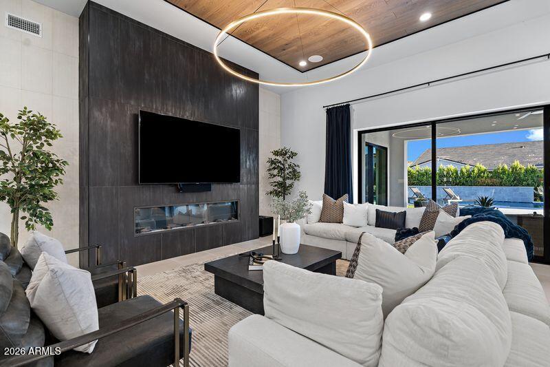 BRIDLE RANCH - Residential