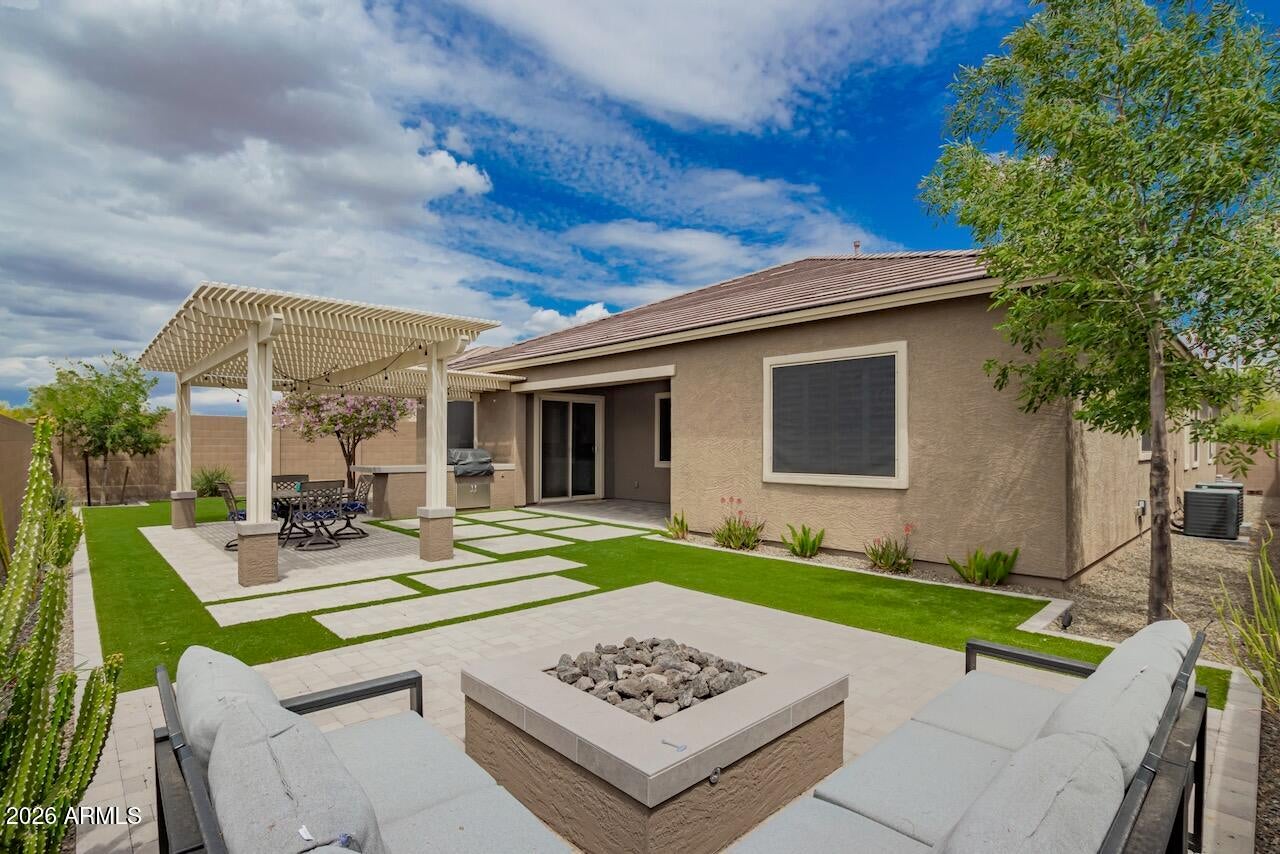 44036 N HUDSON Trail