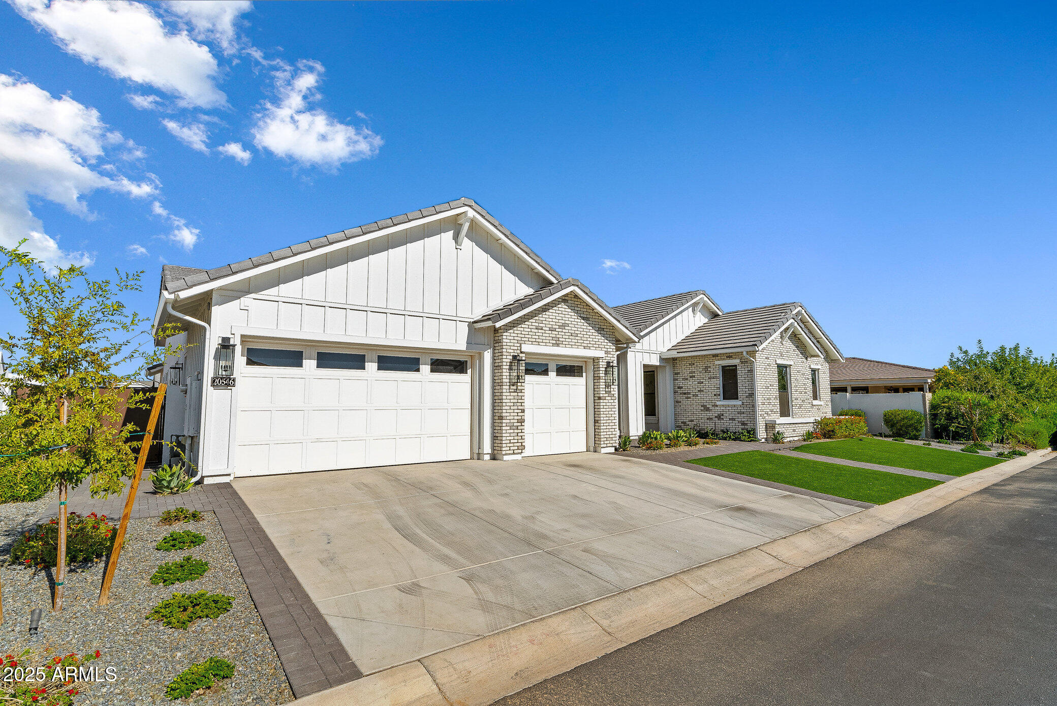 20546 E INDIANA Avenue