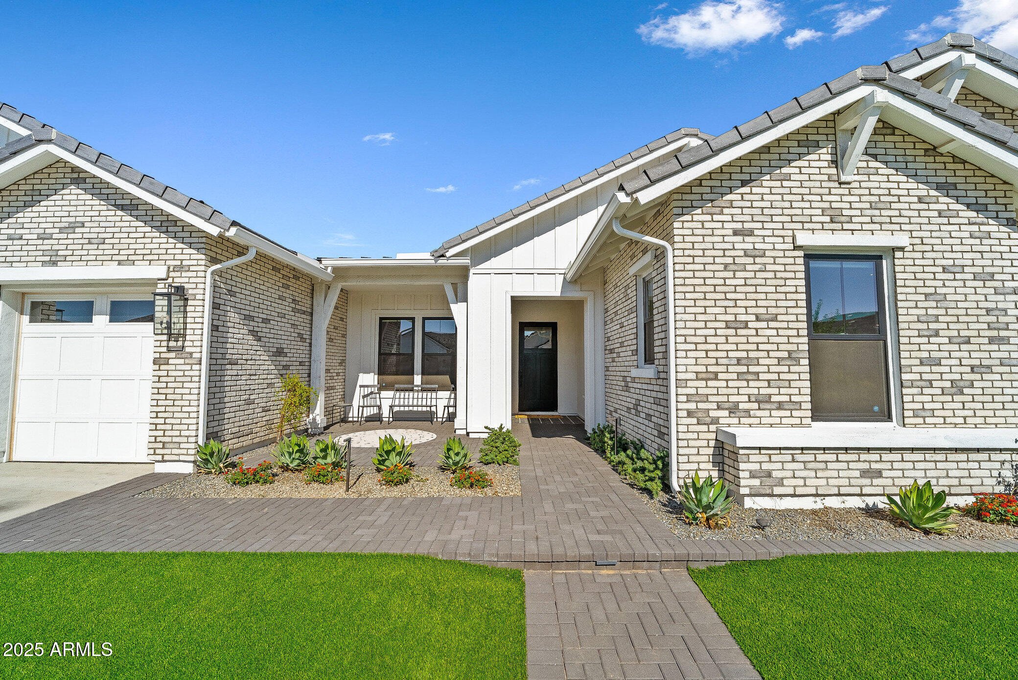 20546 E INDIANA Avenue