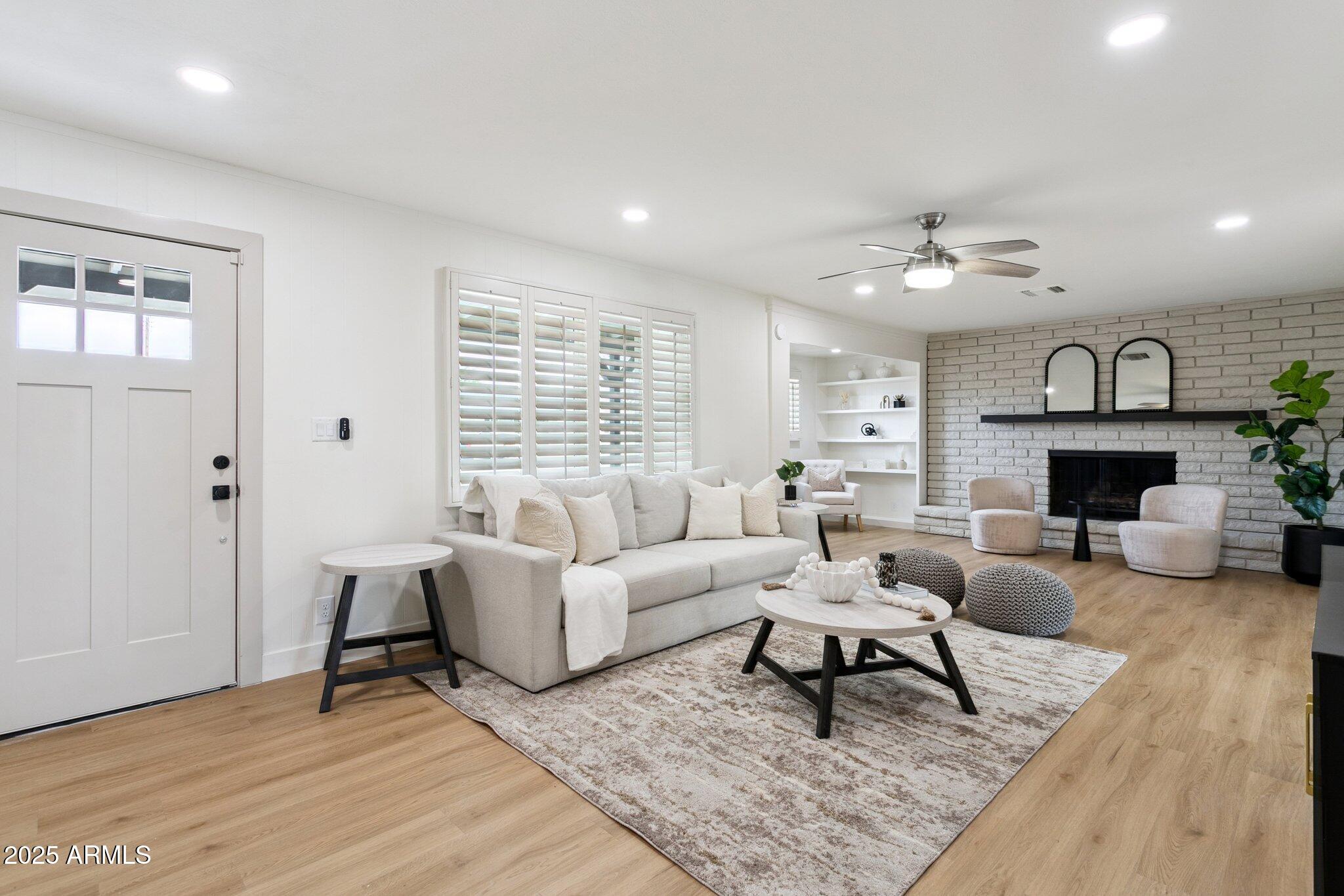 7827 E Moreland Street