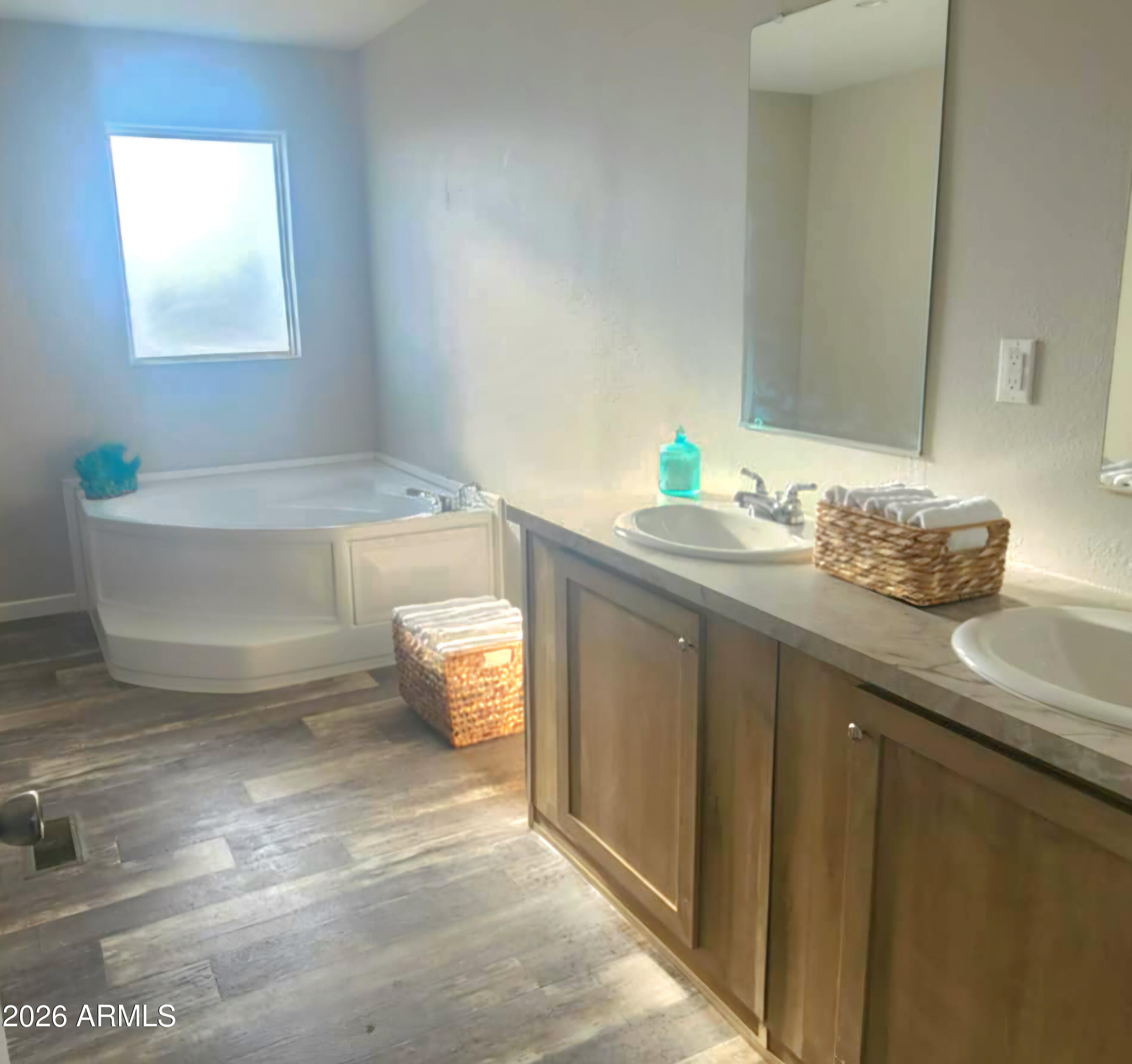 34436 W HUNTINGTON Drive W