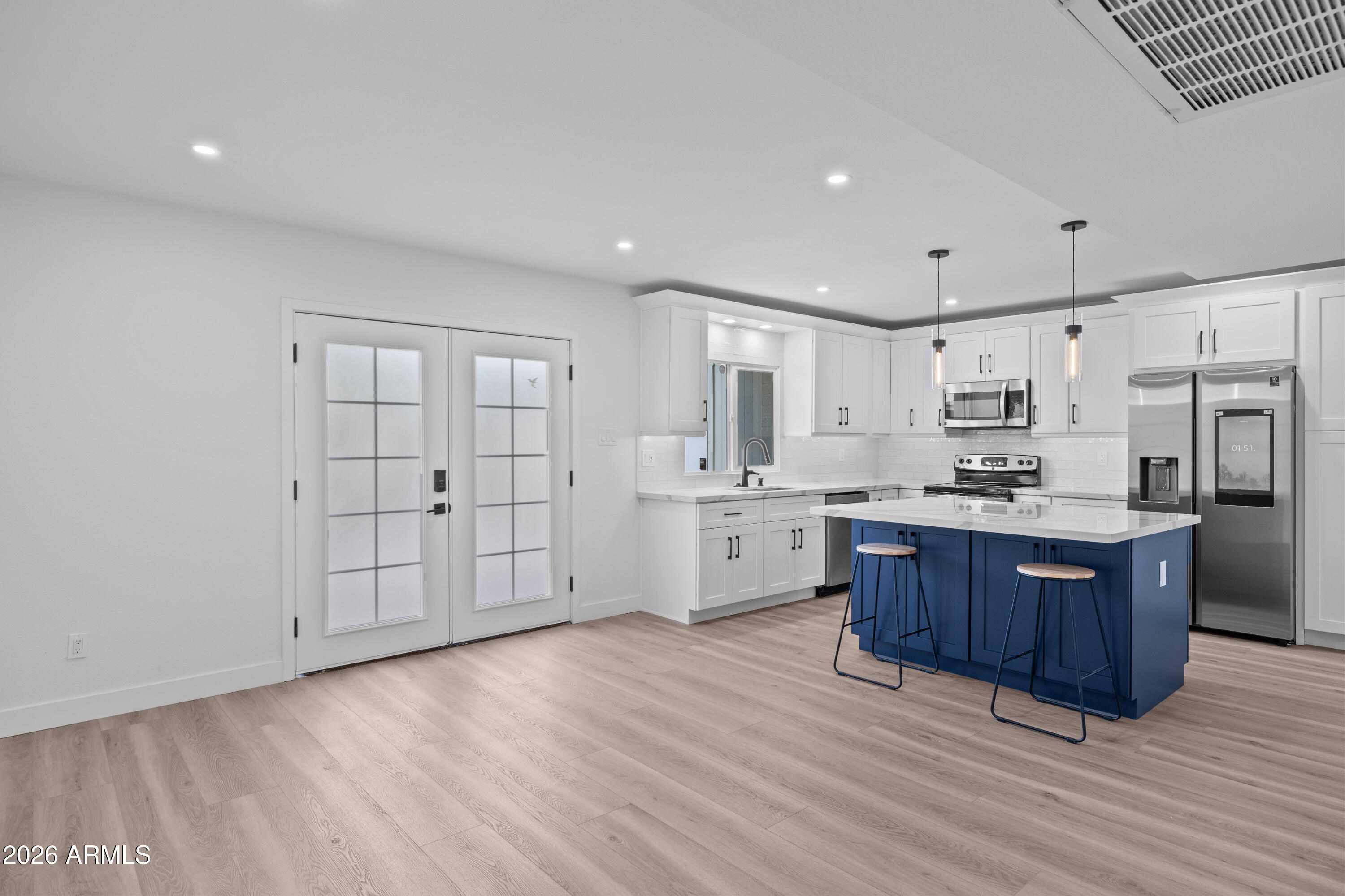 8214 E MCDONALD Drive