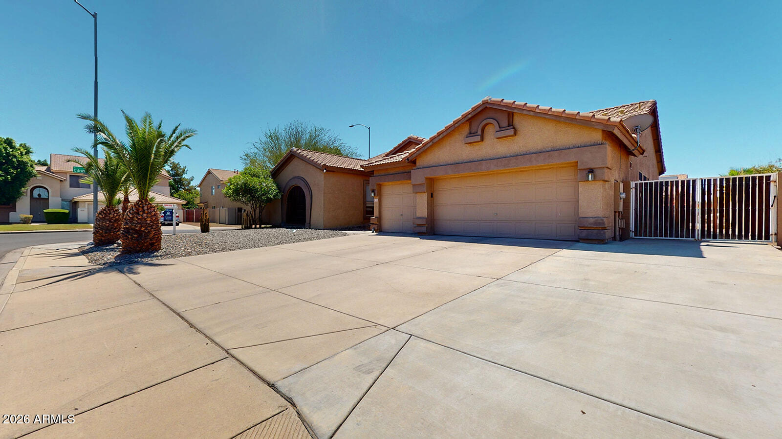 3341 E Isabella Avenue