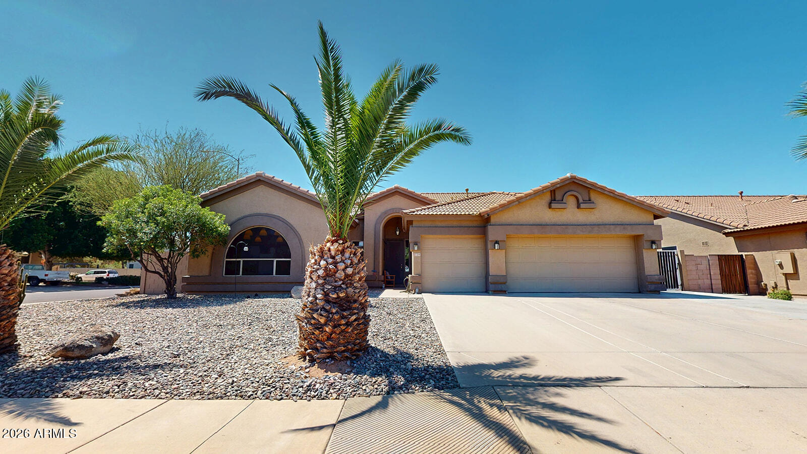 3341 E Isabella Avenue