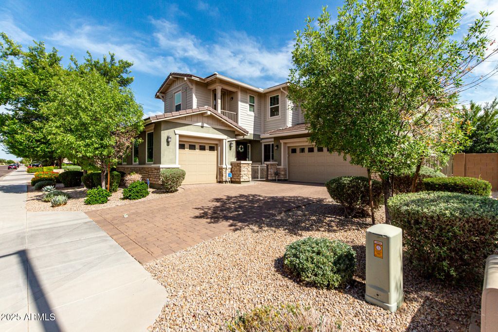 Photo of 14727 W Pasadena Avenue, Litchfield Park, AZ 85340 (MLS # 6873163)