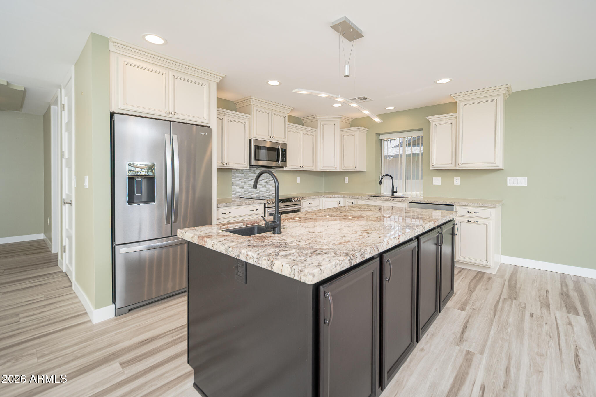 10036 W BOLIVAR Drive