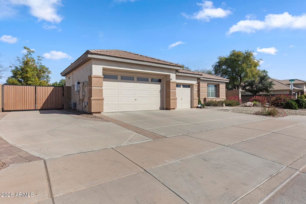 Photo of 12722 W Estero Lane, Litchfield Park, AZ 85340 (MLS # 6984288)