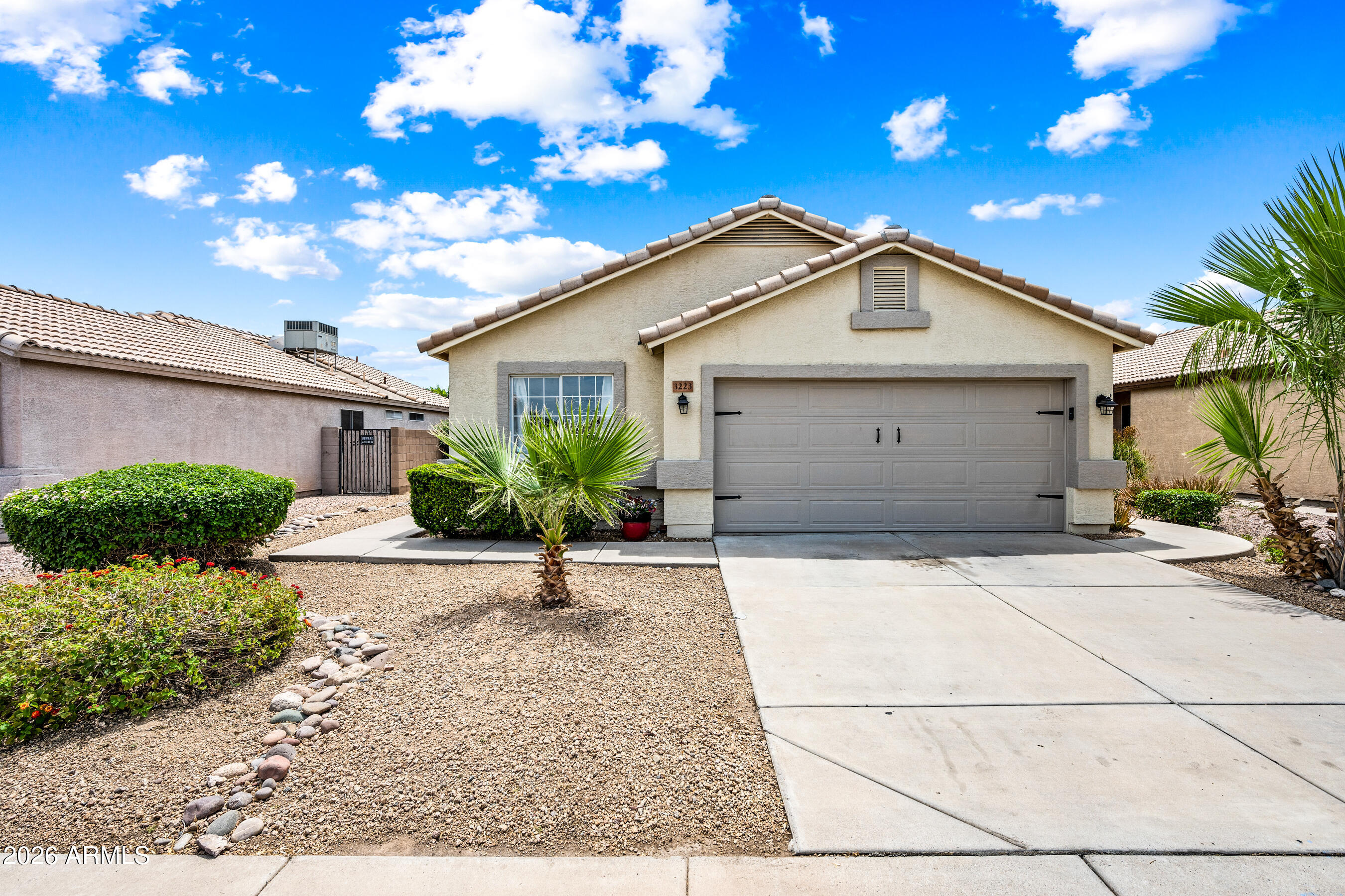 3223 W SALTER Drive