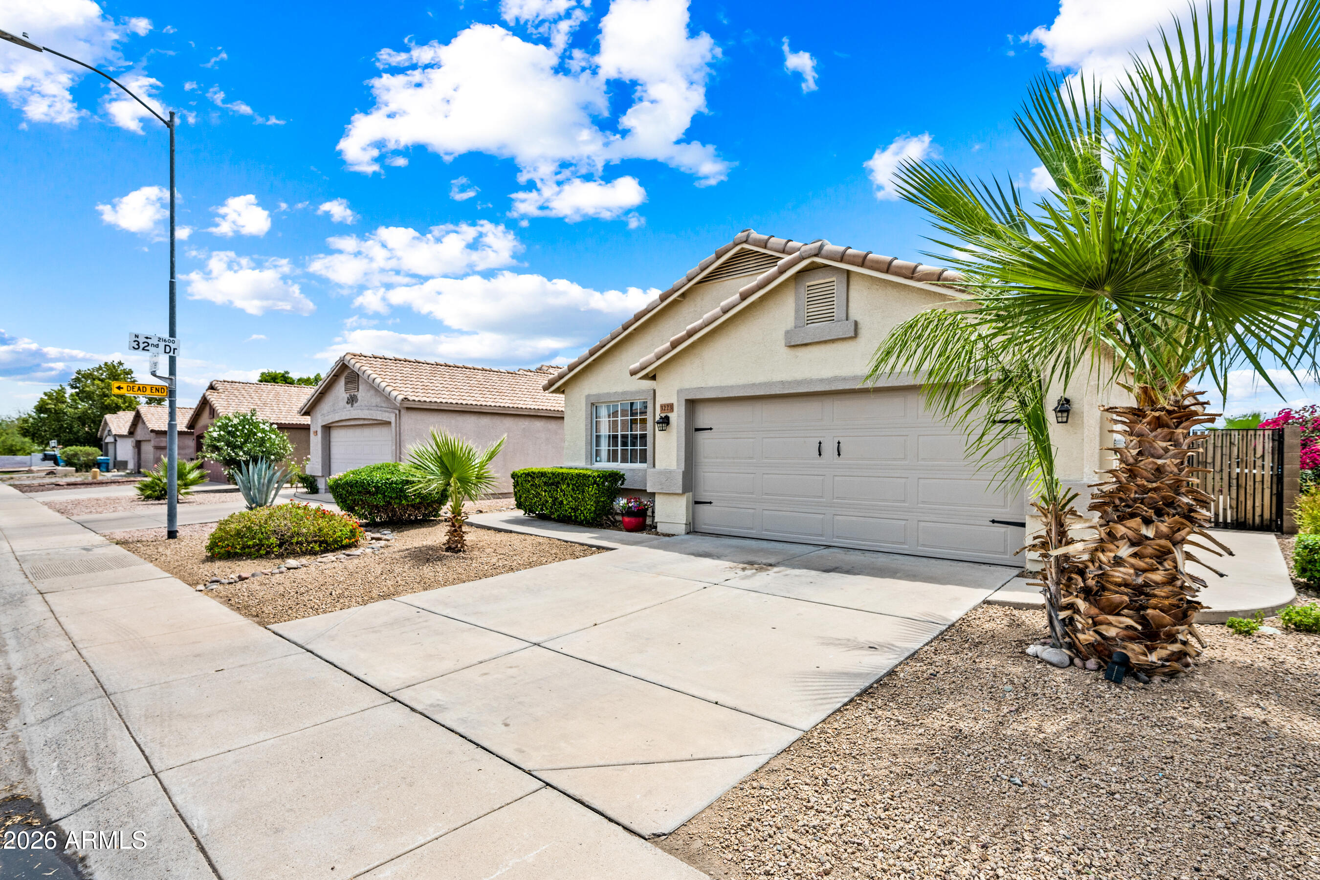 3223 W SALTER Drive