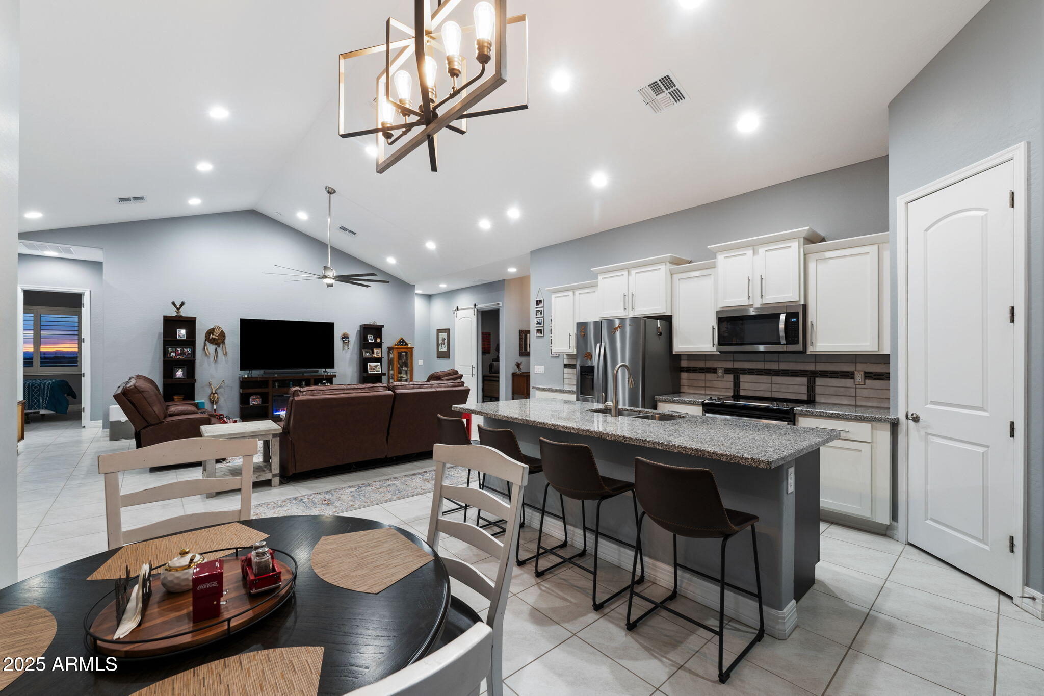 5063 E Reavis Street