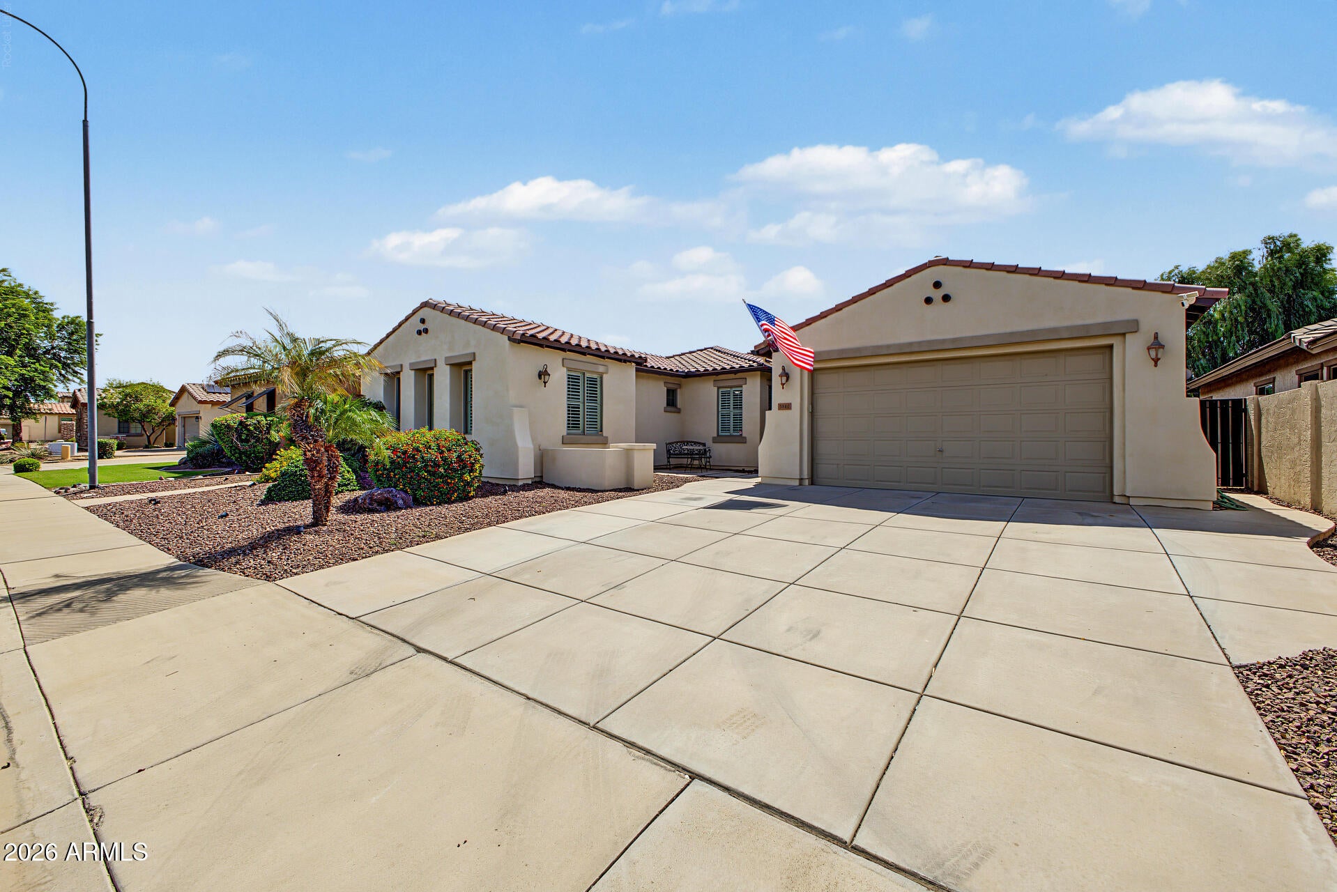 3861 E TONTO Place
