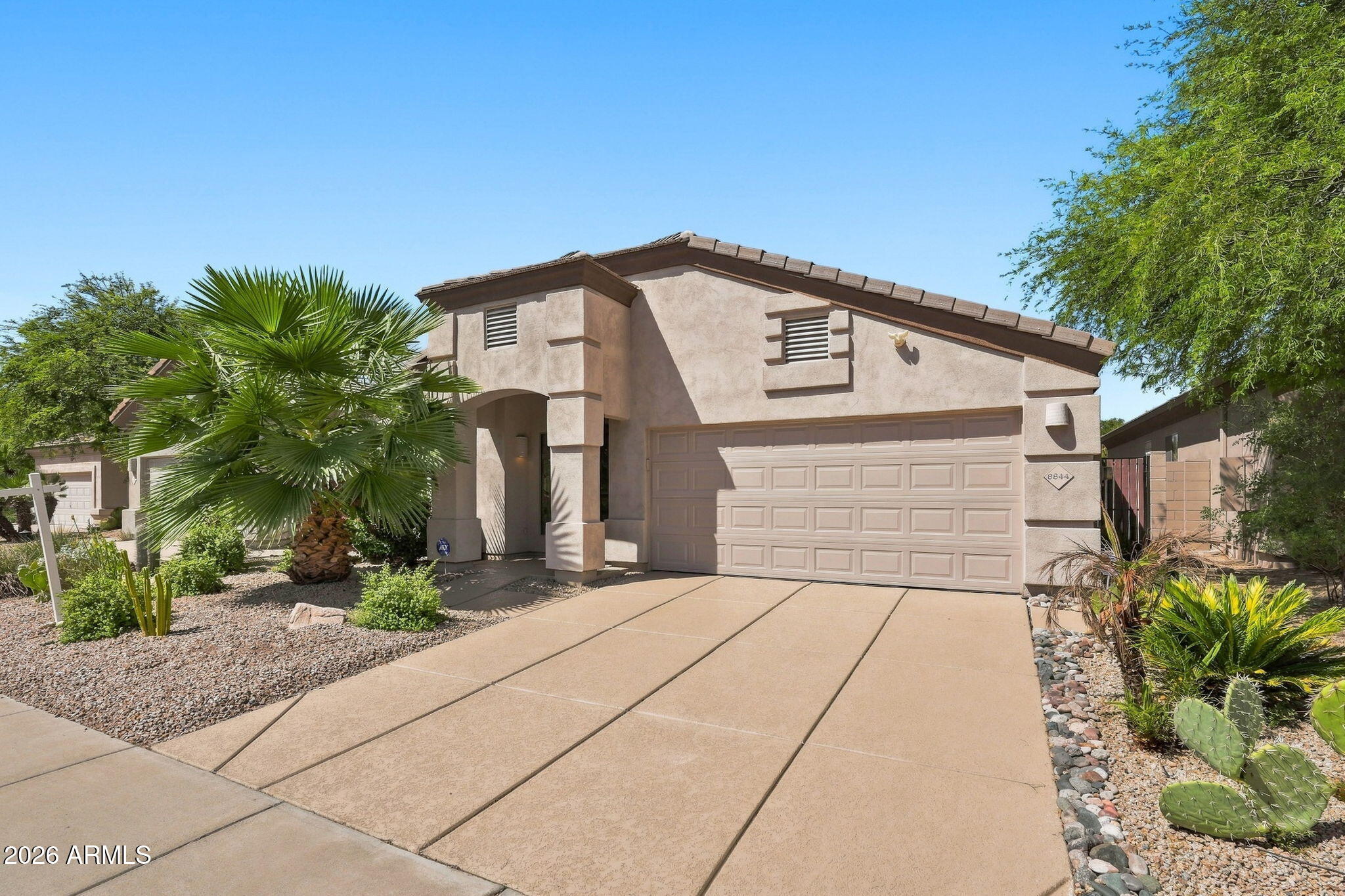 8844 E SHARON Drive