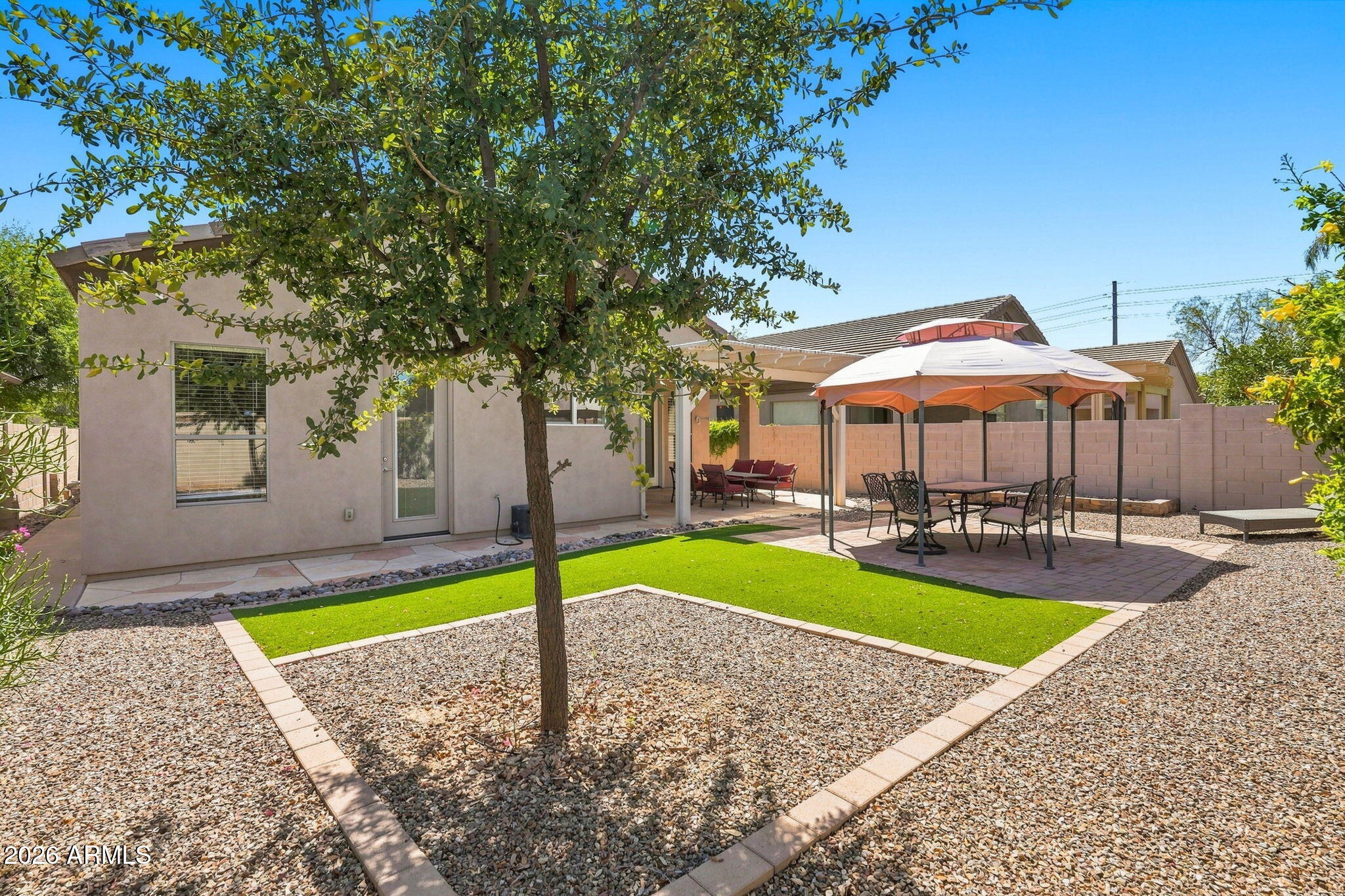 8844 E SHARON Drive