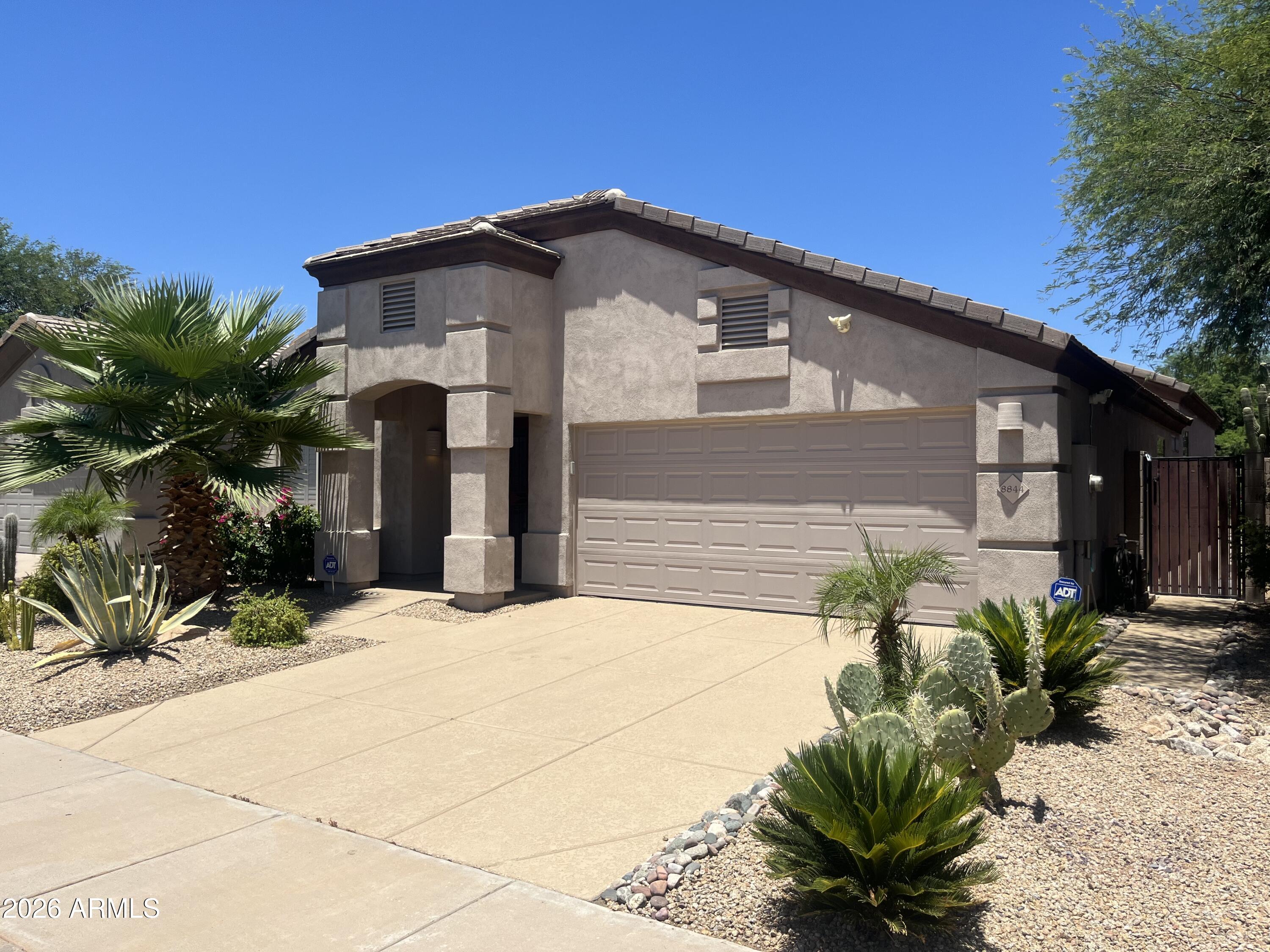 8844 E SHARON Drive